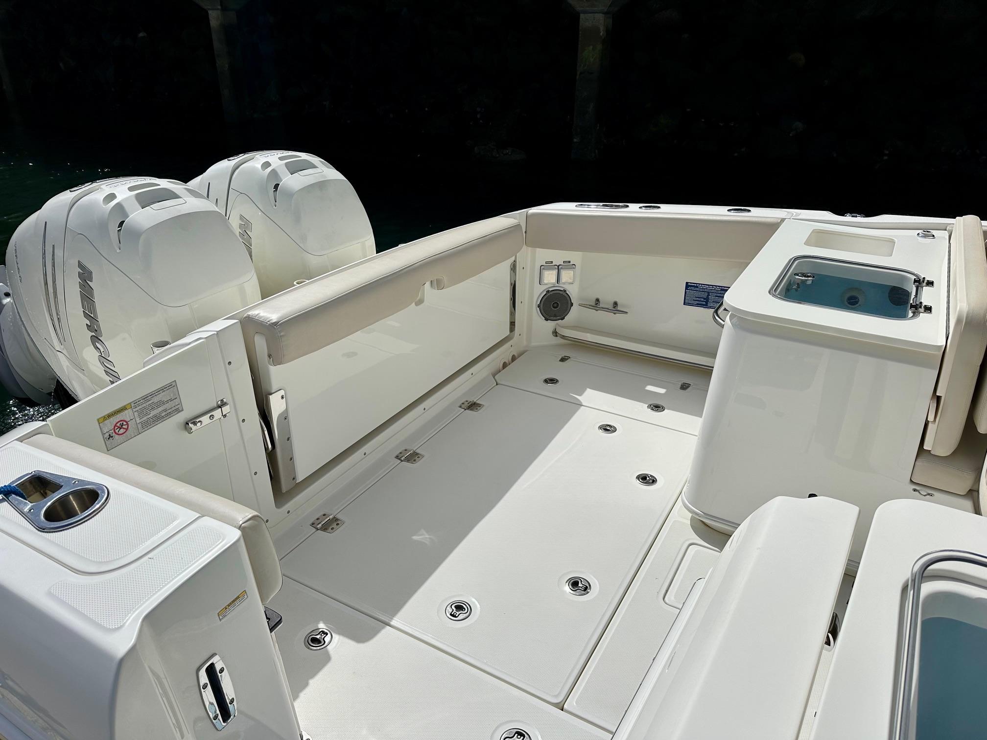 2016 Boston Whaler 320 Vantage #TBJRP0026F inventory image at Sun Country Marine Group, San Diego Harbor Island 2016 Boston Whaler 320 Vantage #TBJRP0026F inventory image at Sun Country Marine Group, San Diego Harbor Island