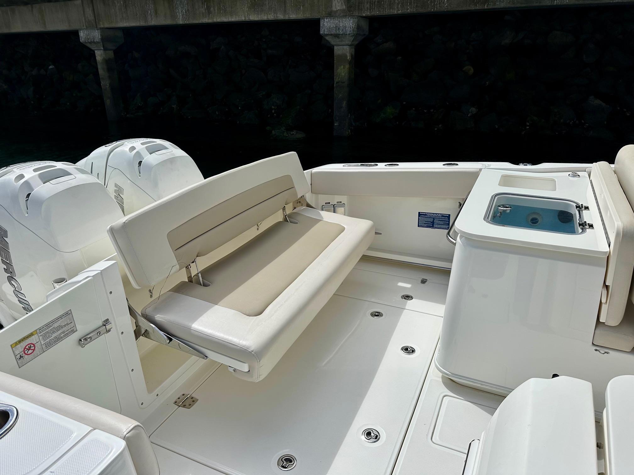 2016 Boston Whaler 320 Vantage #TBJRP0026F inventory image at Sun Country Marine Group, San Diego Harbor Island 2016 Boston Whaler 320 Vantage #TBJRP0026F inventory image at Sun Country Marine Group, San Diego Harbor Island