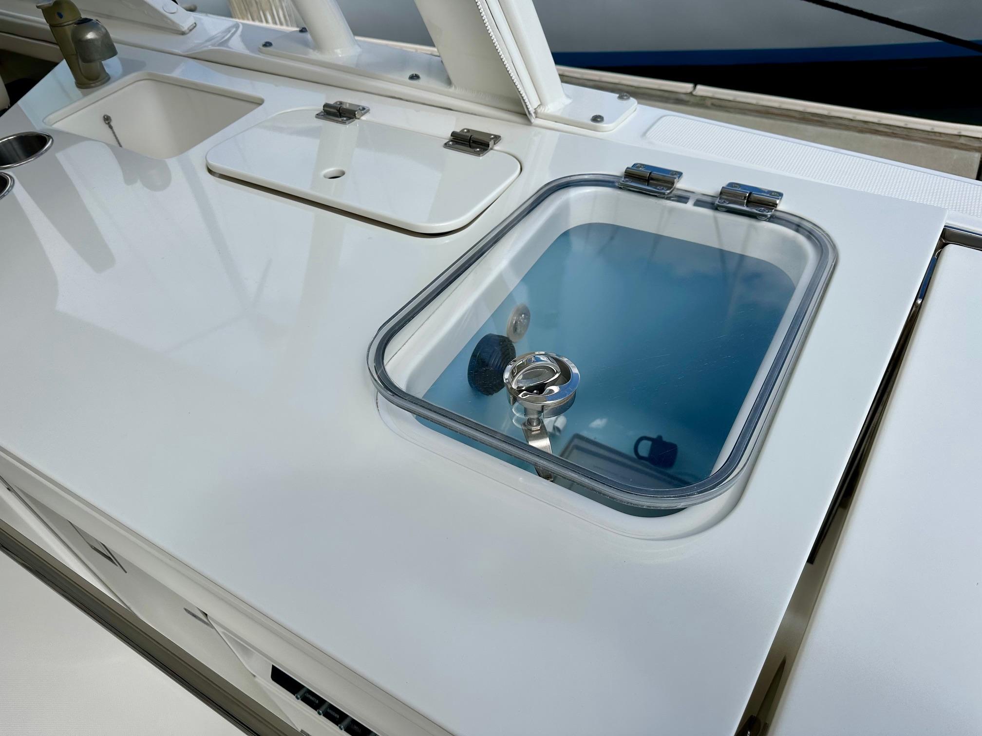 2016 Boston Whaler 320 Vantage #TBJRP0026F inventory image at Sun Country Marine Group, San Diego Harbor Island 2016 Boston Whaler 320 Vantage #TBJRP0026F inventory image at Sun Country Marine Group, San Diego Harbor Island