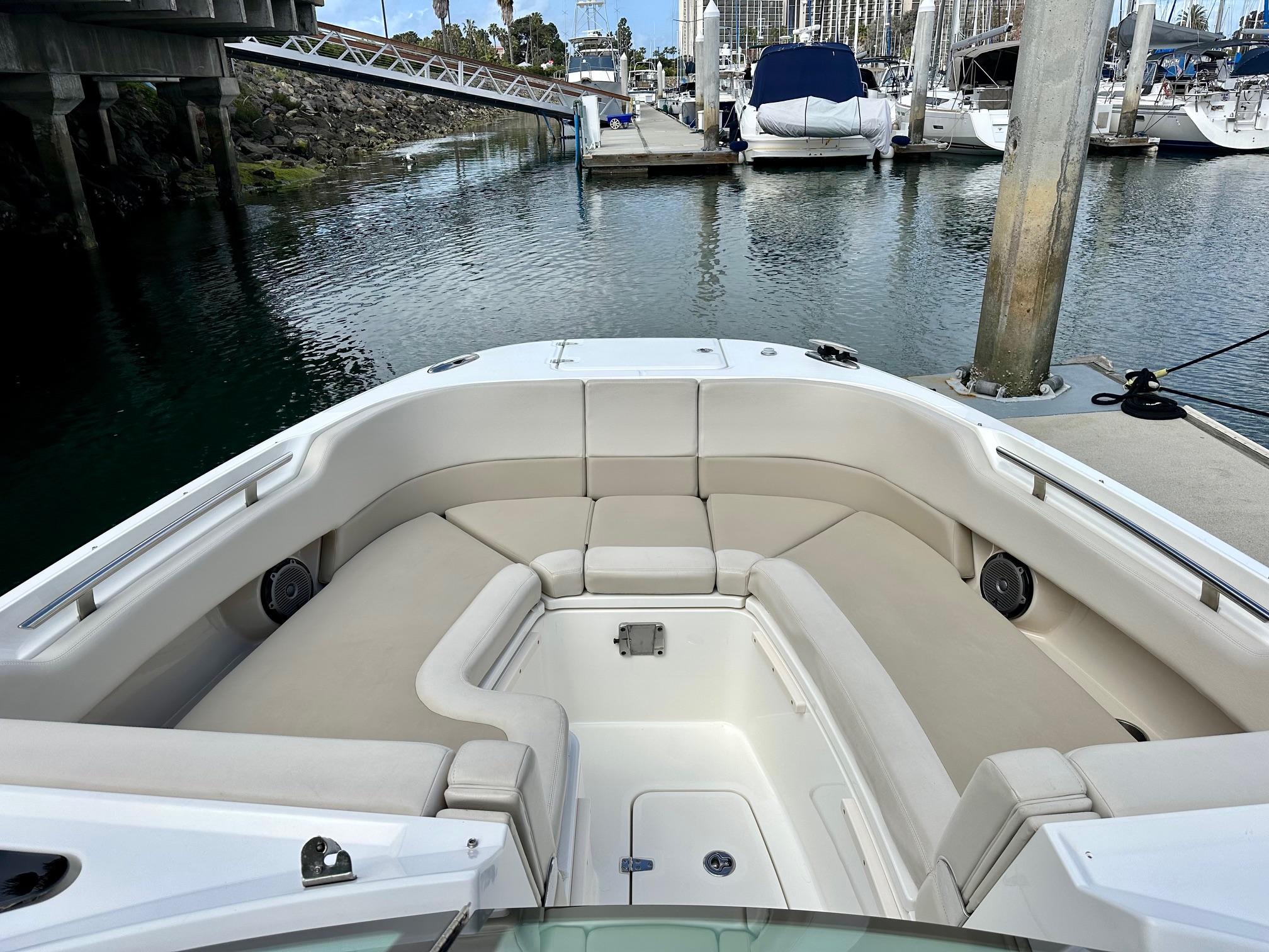 2016 Boston Whaler 320 Vantage #TBJRP0026F inventory image at Sun Country Marine Group, San Diego Harbor Island 2016 Boston Whaler 320 Vantage #TBJRP0026F inventory image at Sun Country Marine Group, San Diego Harbor Island