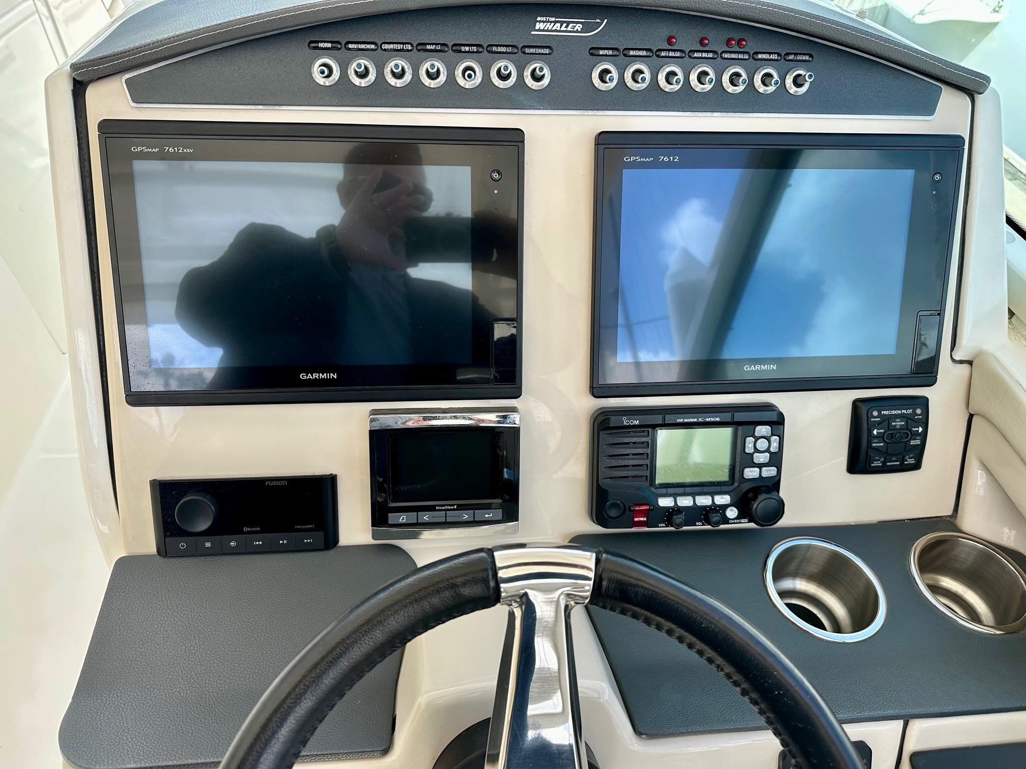2016 Boston Whaler 320 Vantage #TBJRP0026F inventory image at Sun Country Marine Group, San Diego Harbor Island 2016 Boston Whaler 320 Vantage #TBJRP0026F inventory image at Sun Country Marine Group, San Diego Harbor Island
