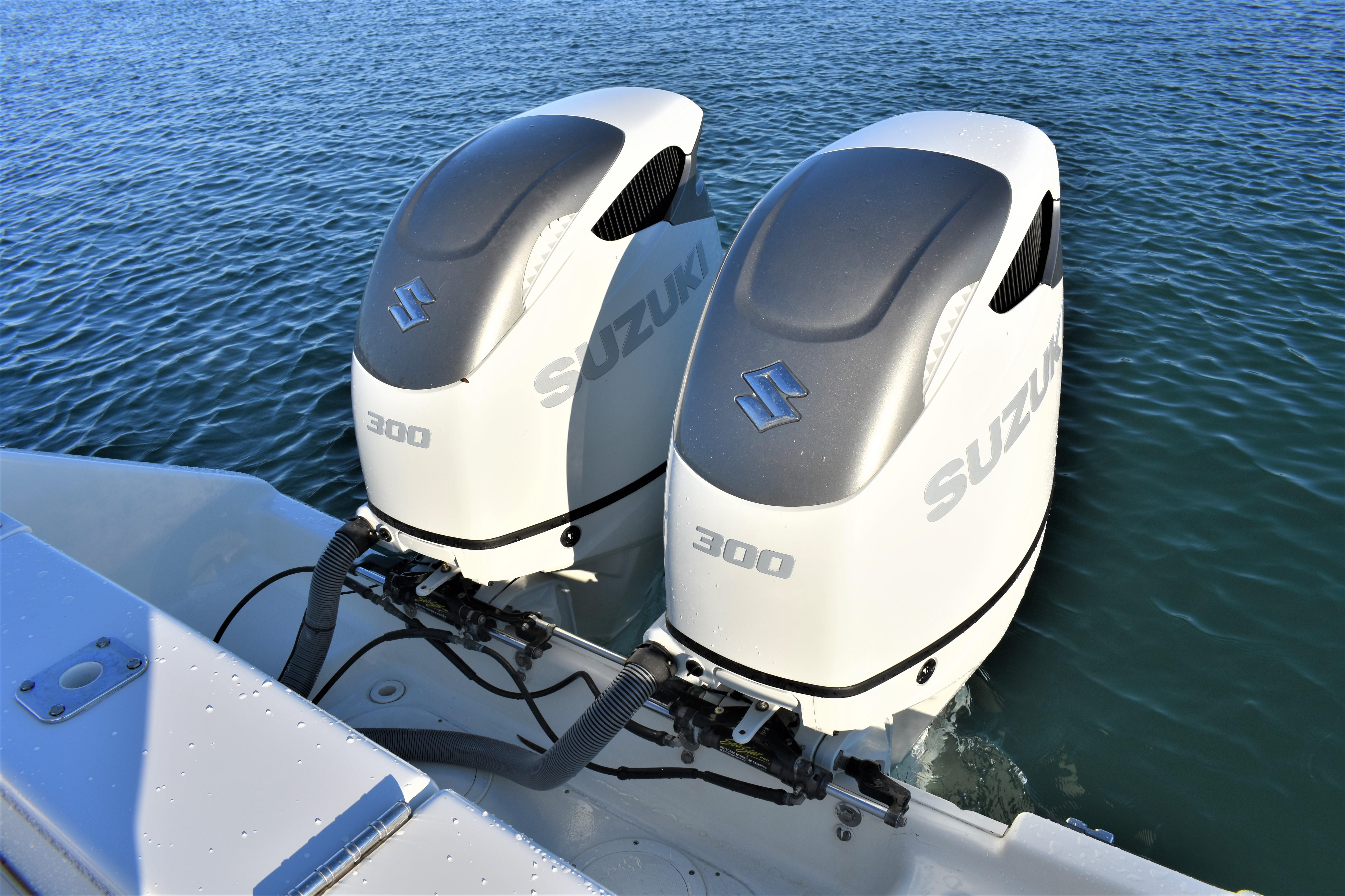 2005 Pursuit 3480 Center Console | Yachts360