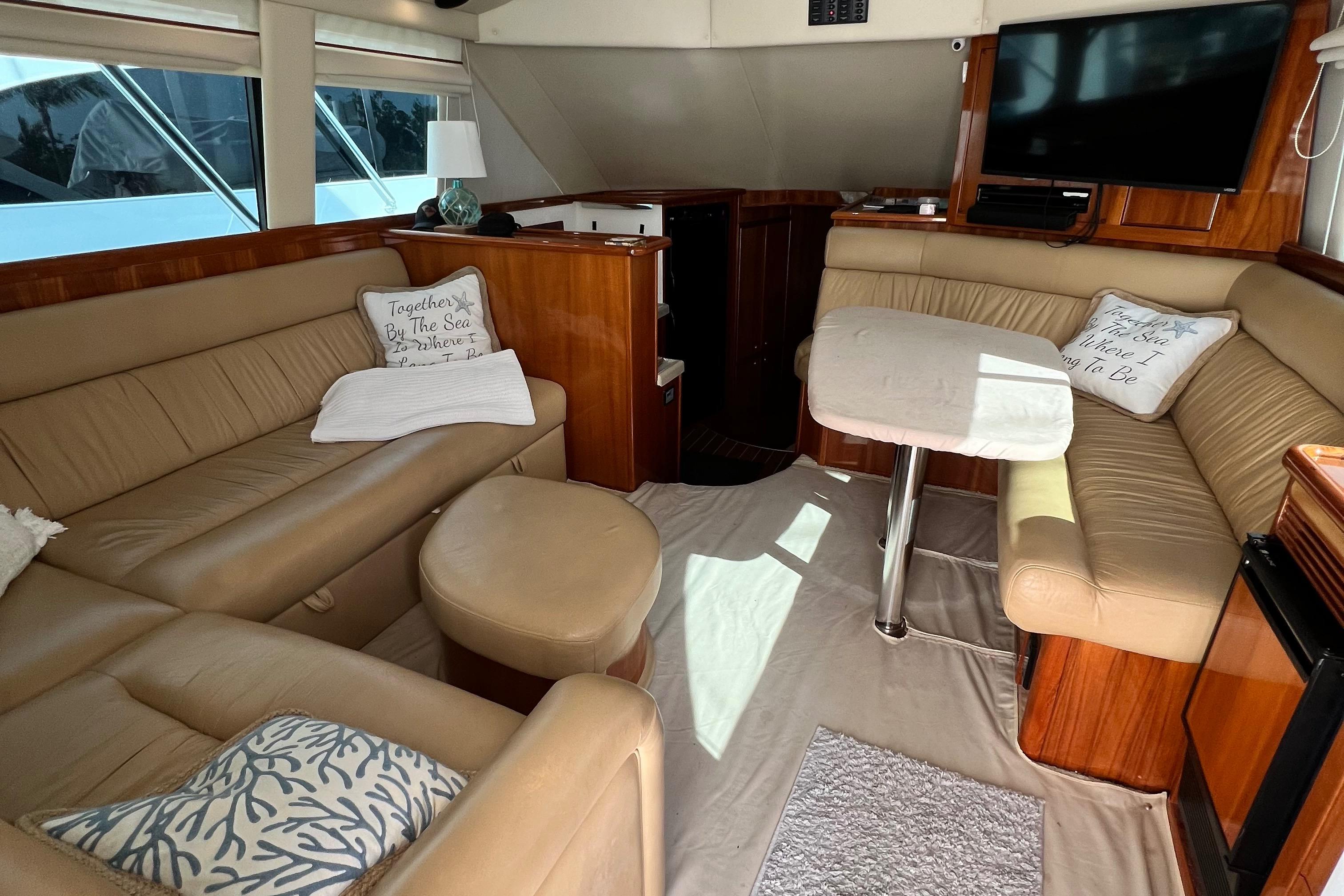 Hushpuppy Yacht Photos Pics 