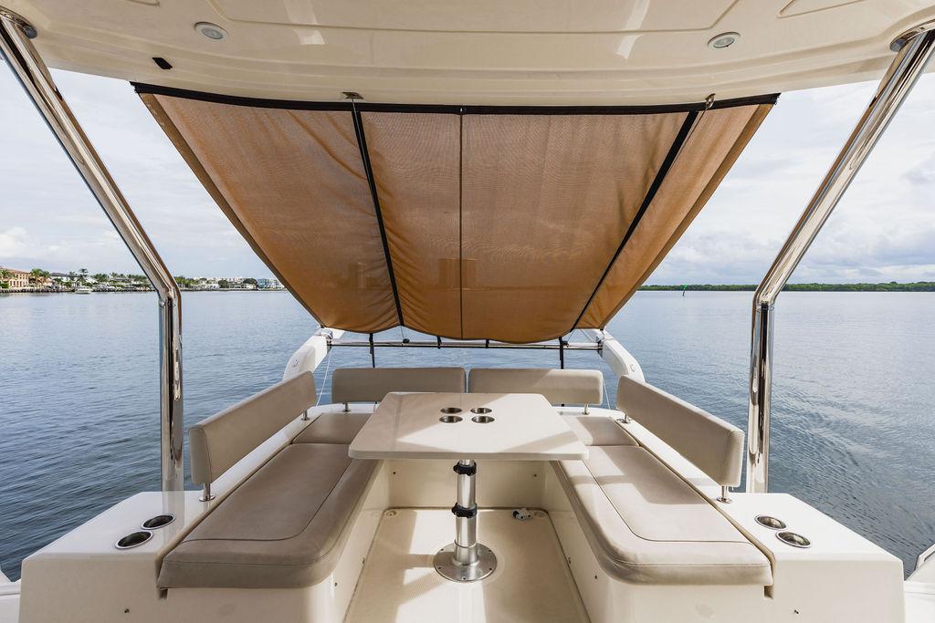 Aquila 44 DOUBLE WIDE II - Aft deck seating