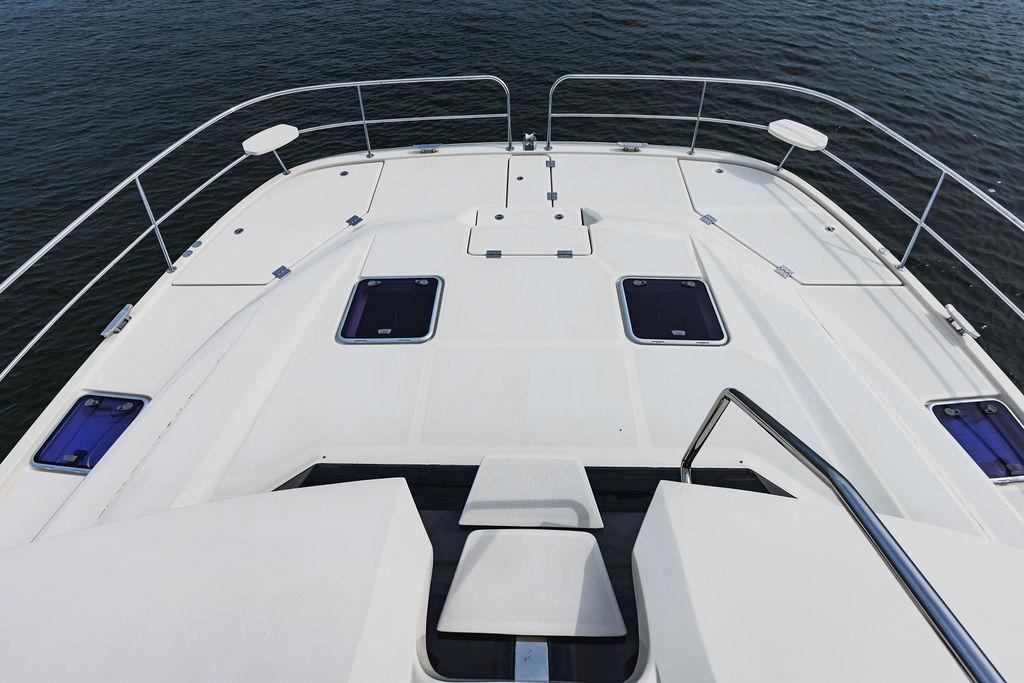 Aquila 44 DOUBLE WIDE II - Bow