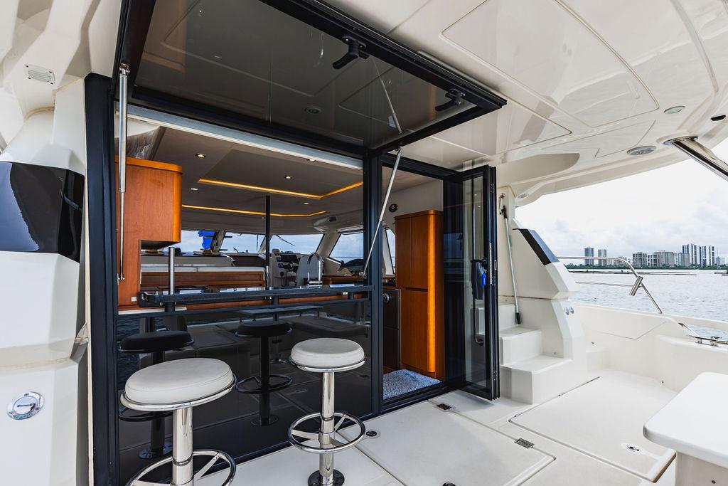 Aquila 44 DOUBLE WIDE II - Aft deck seating