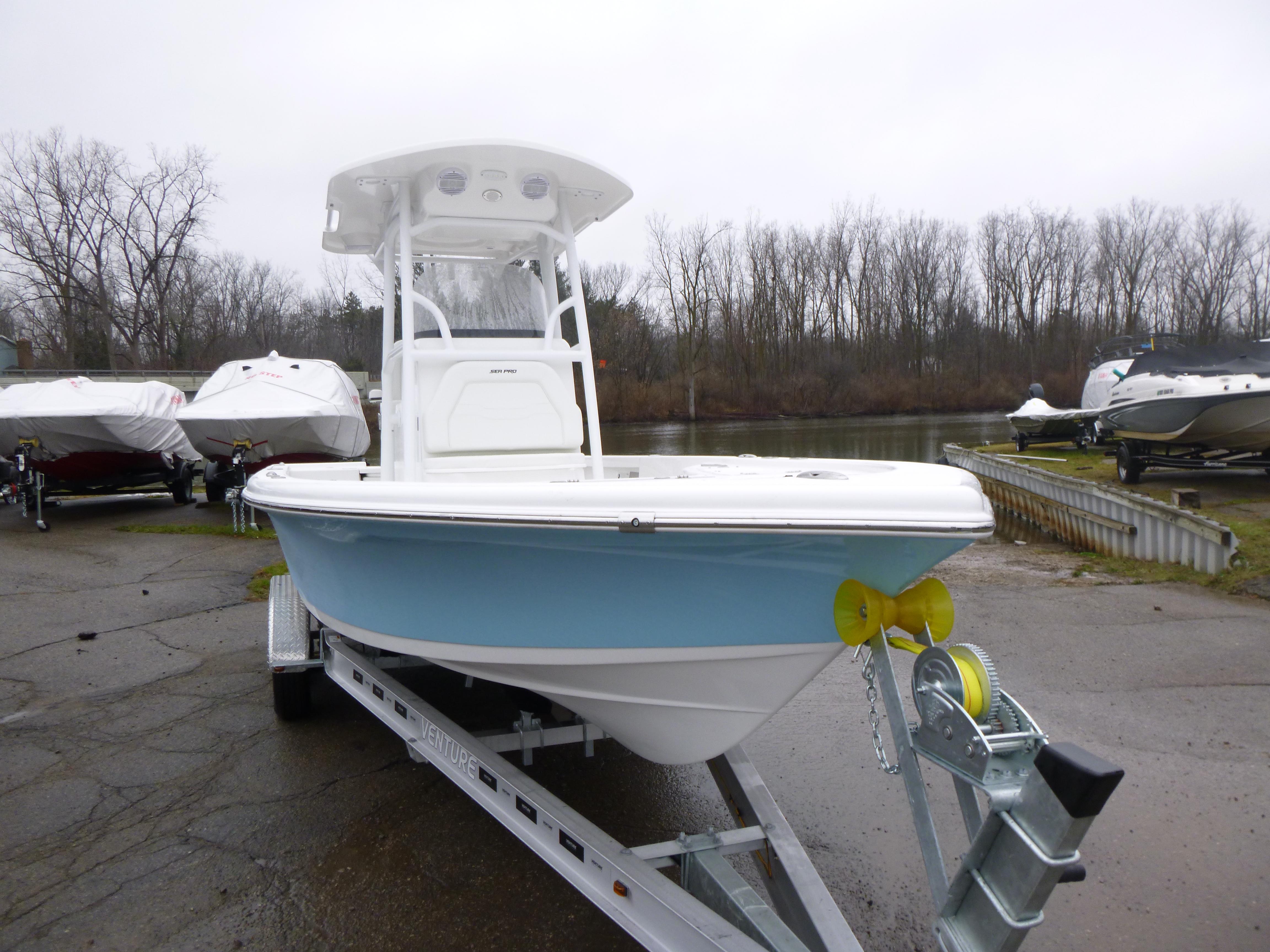 2025 Sea Pro 250 Bay Gallery