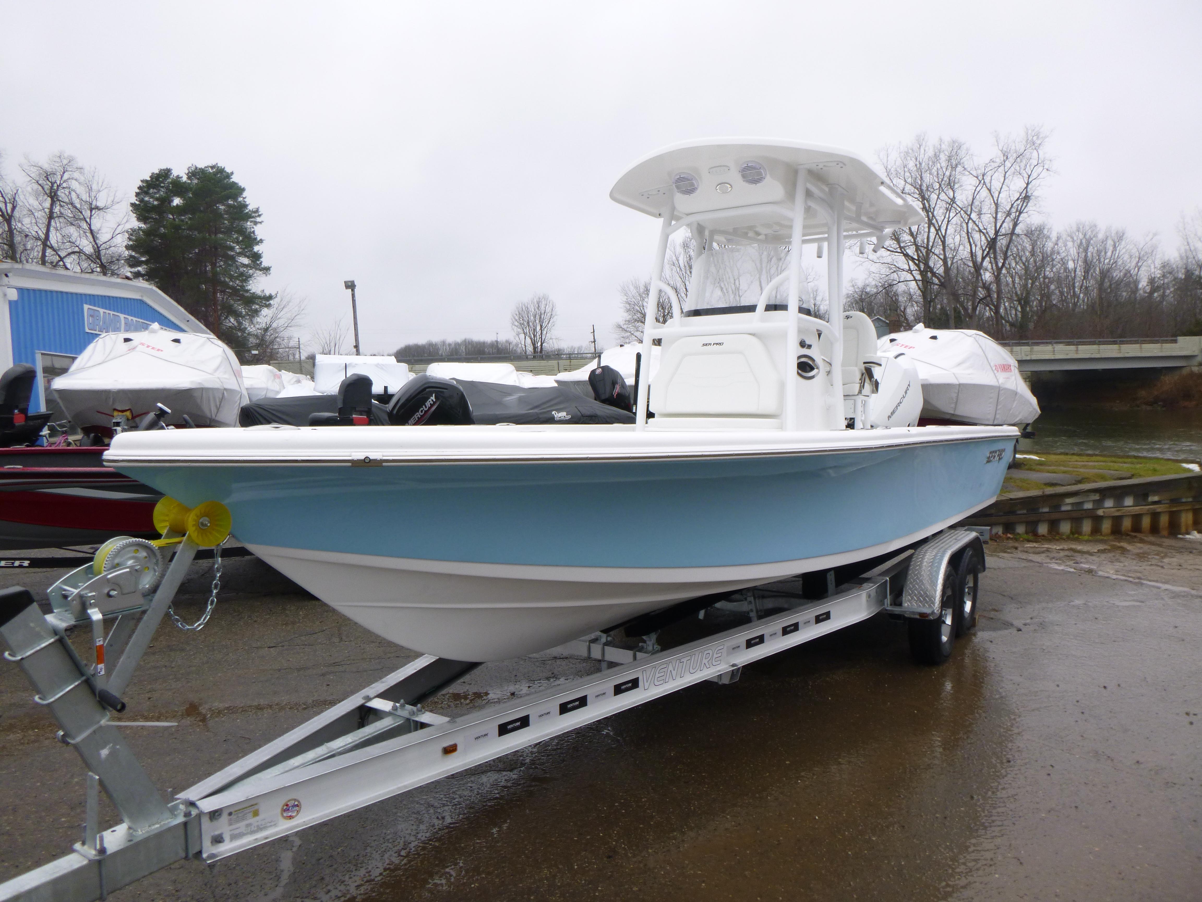 2025 Sea Pro 250 Bay Gallery