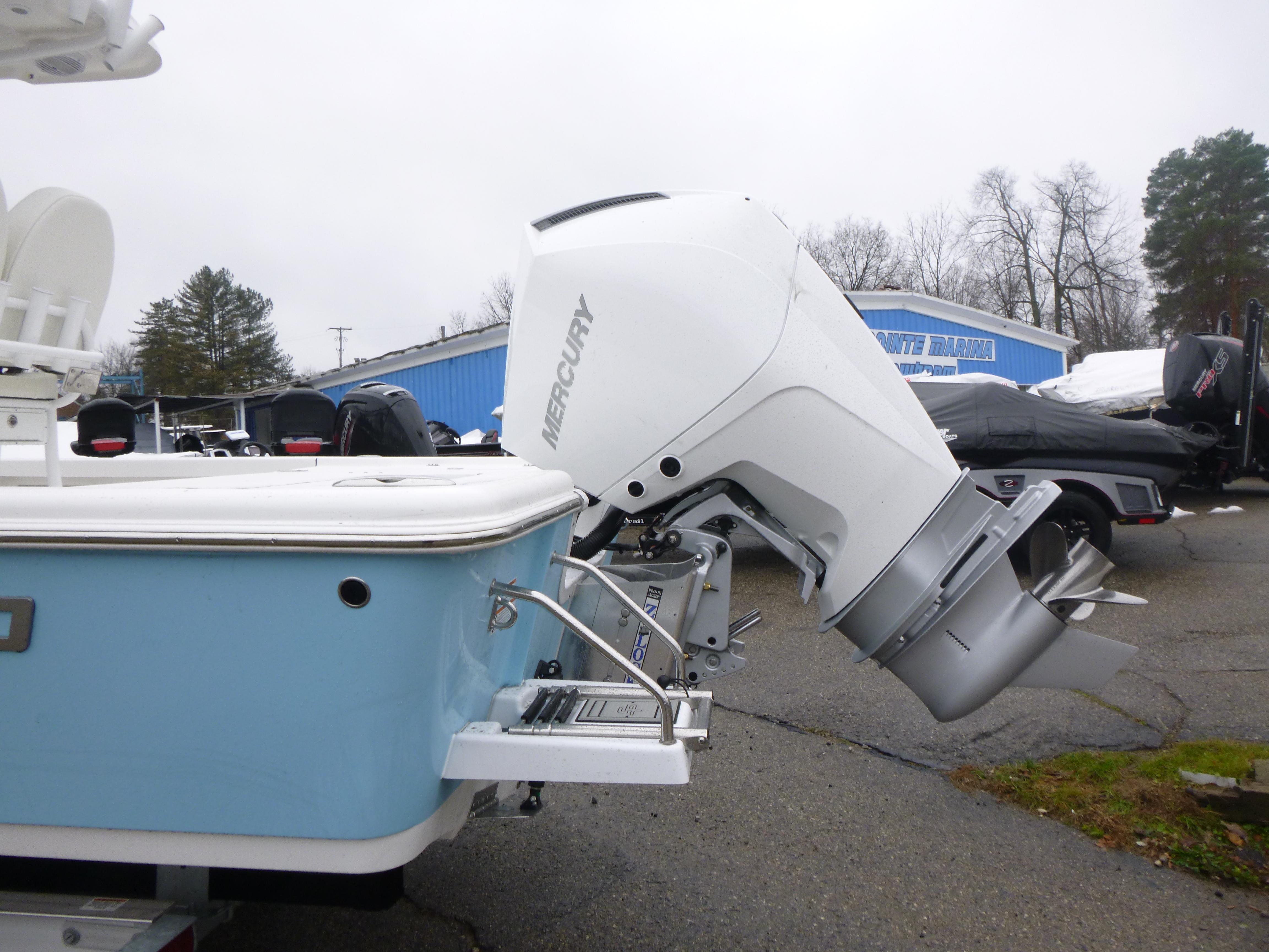 2025 Sea Pro 250 Bay Gallery