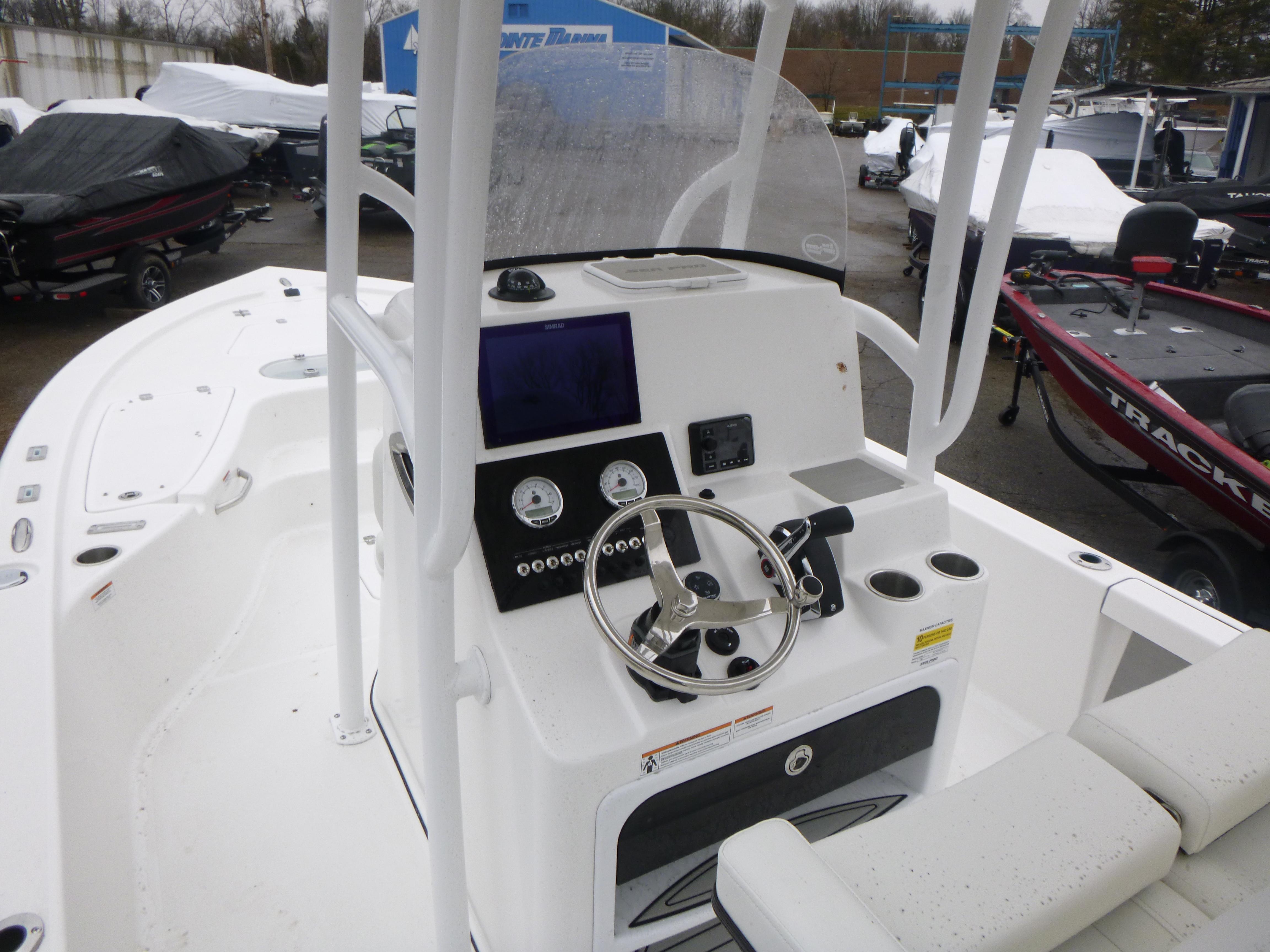 2025 Sea Pro 250 Bay Gallery