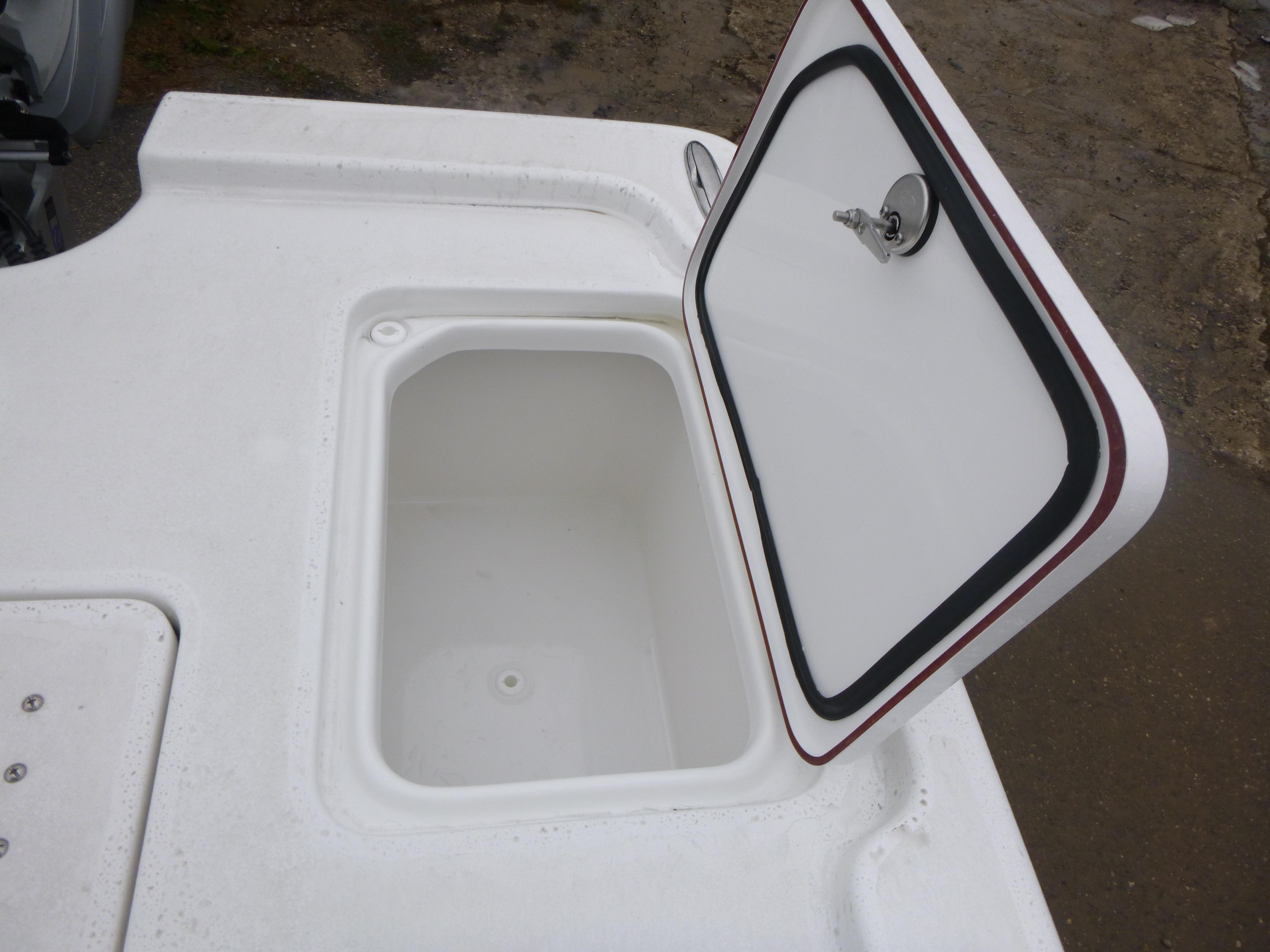 2025 Sea Pro 250 Bay Gallery