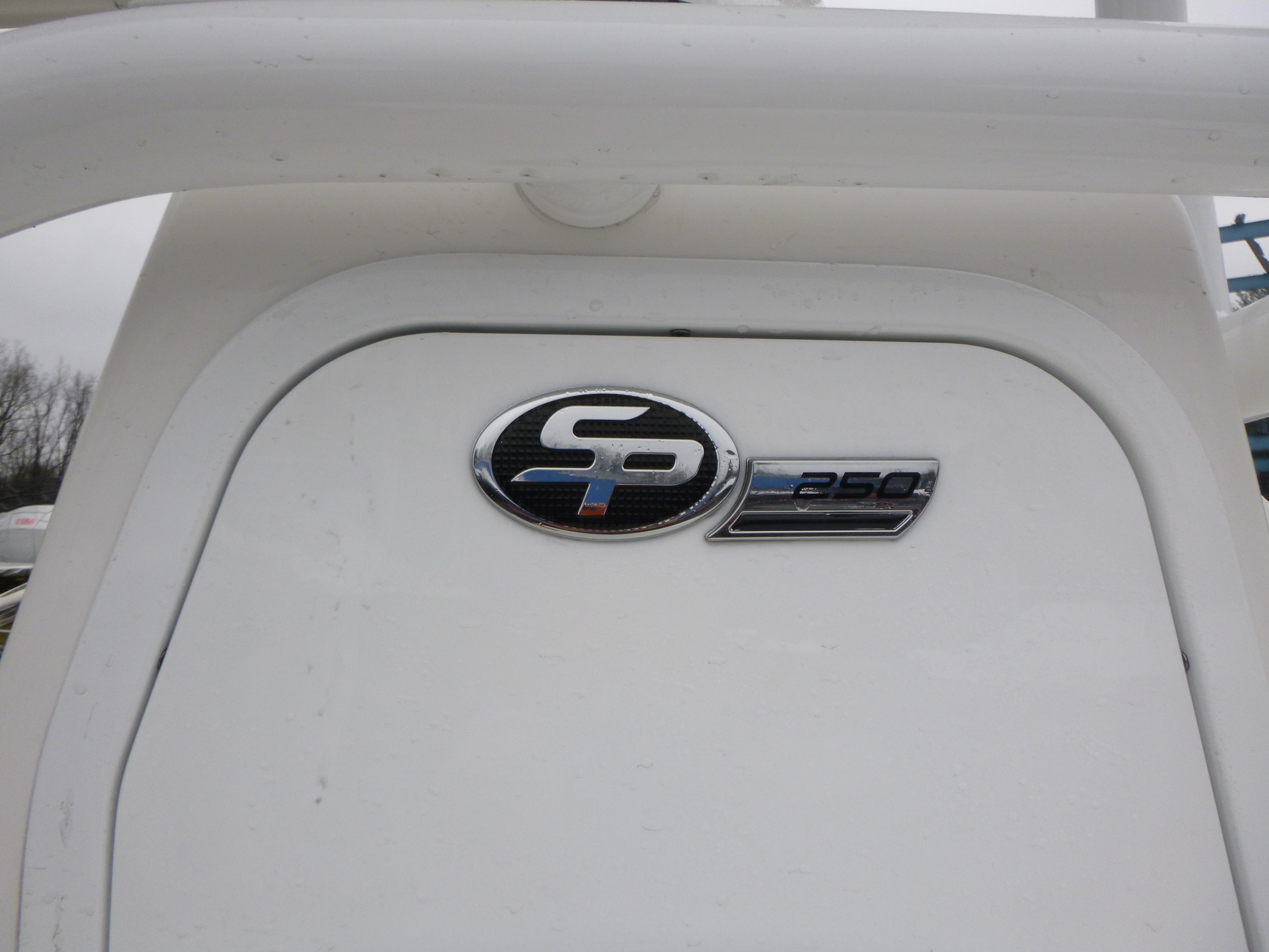 2025 Sea Pro 250 Bay Gallery
