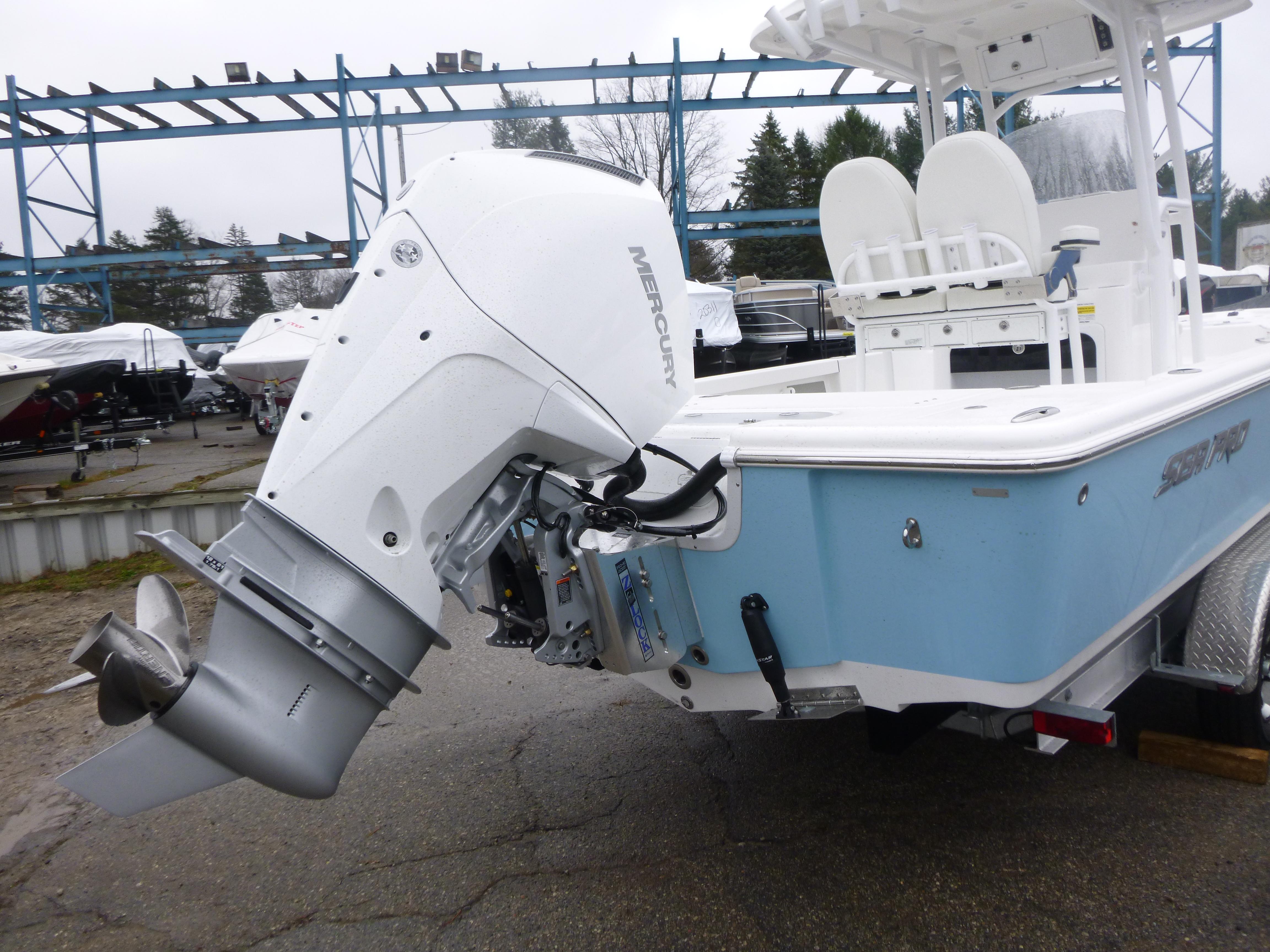 2025 Sea Pro 250 Bay Gallery