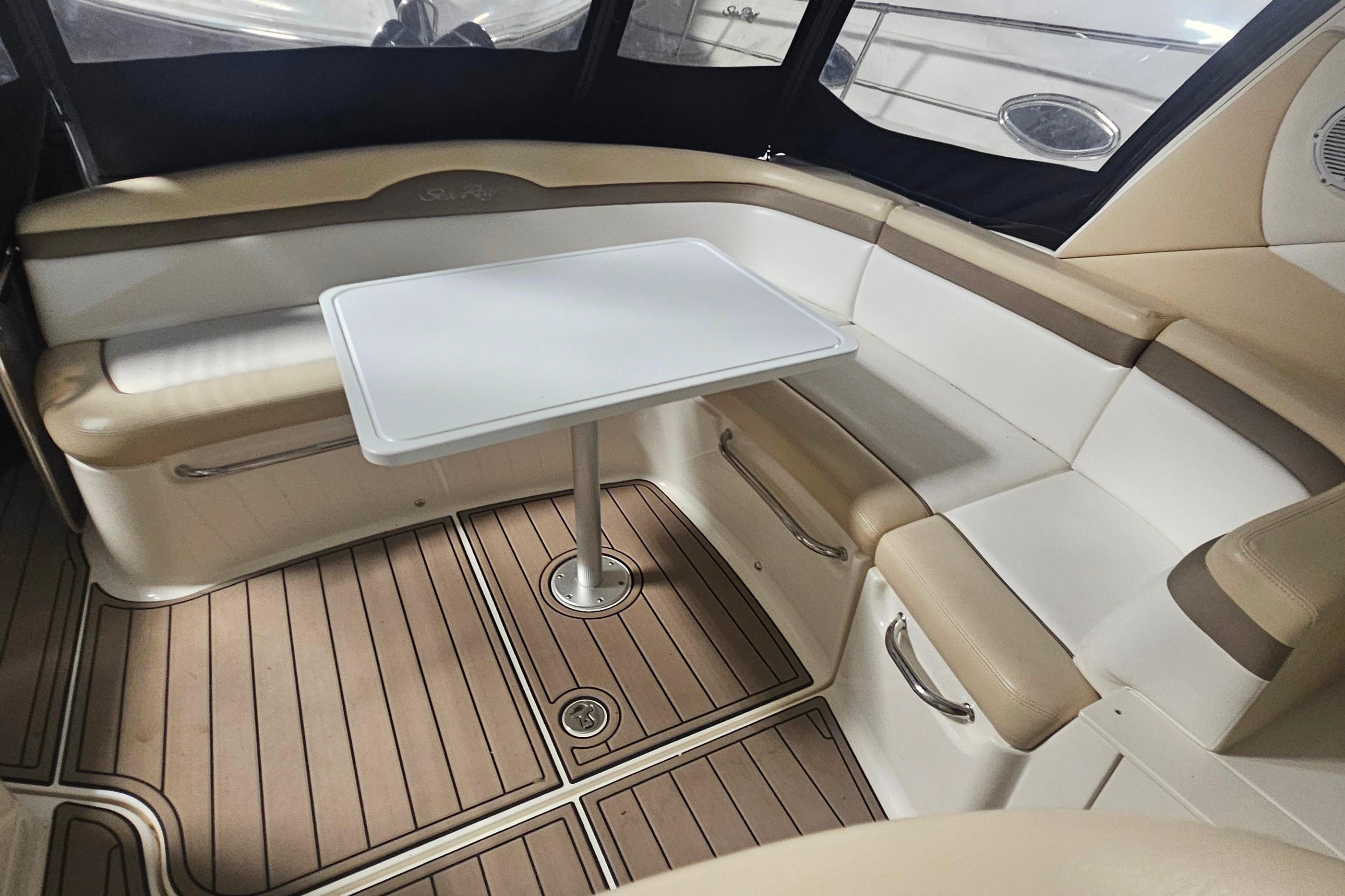 Knot 10 Yacht Sales Knot 10 Yacht Sales