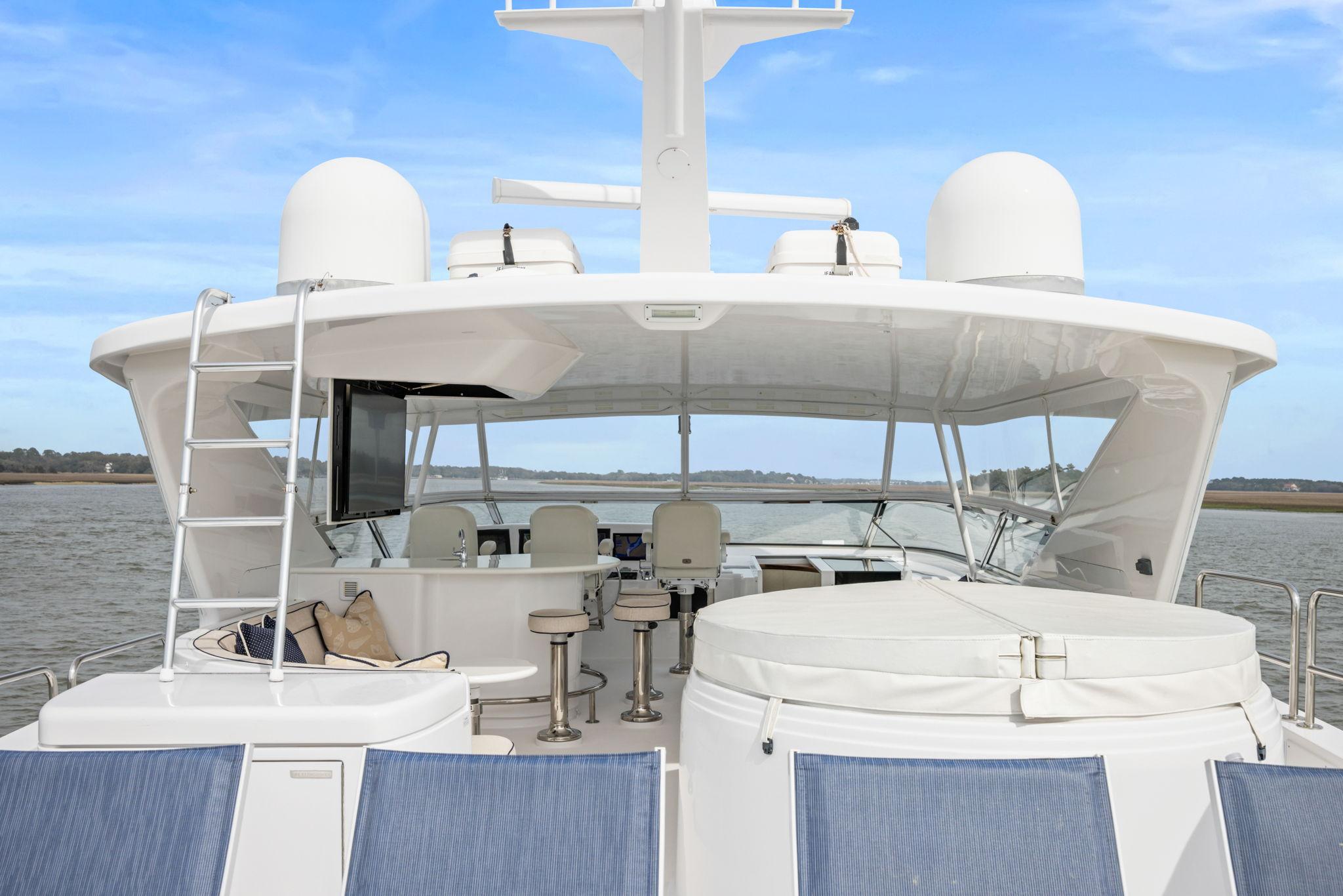 Hatteras 80 Flynn's Folly III - Flybridge