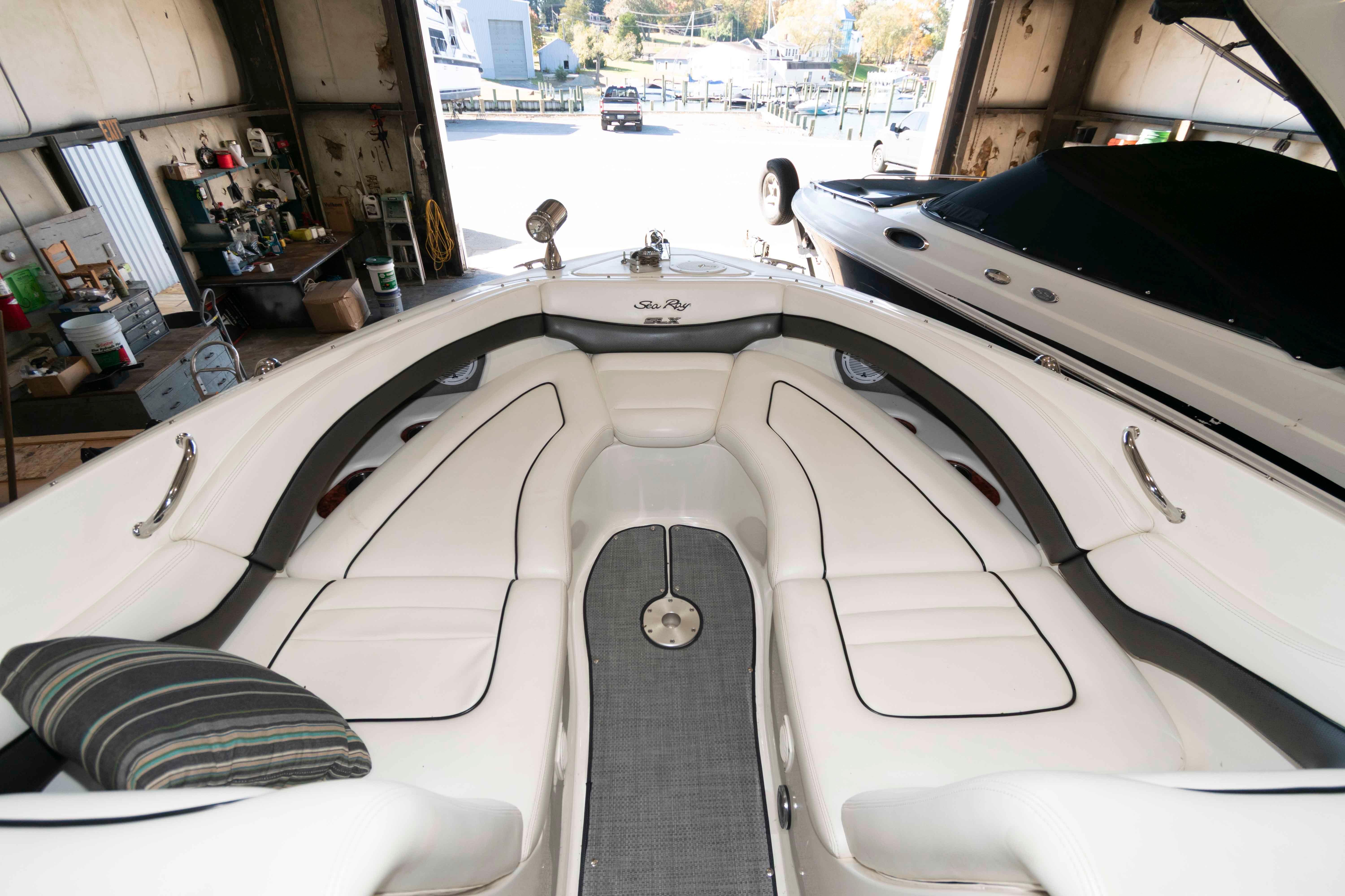 M 10467 EF Knot 10 Yacht Sales M 10467 EF Knot 10 Yacht Sales