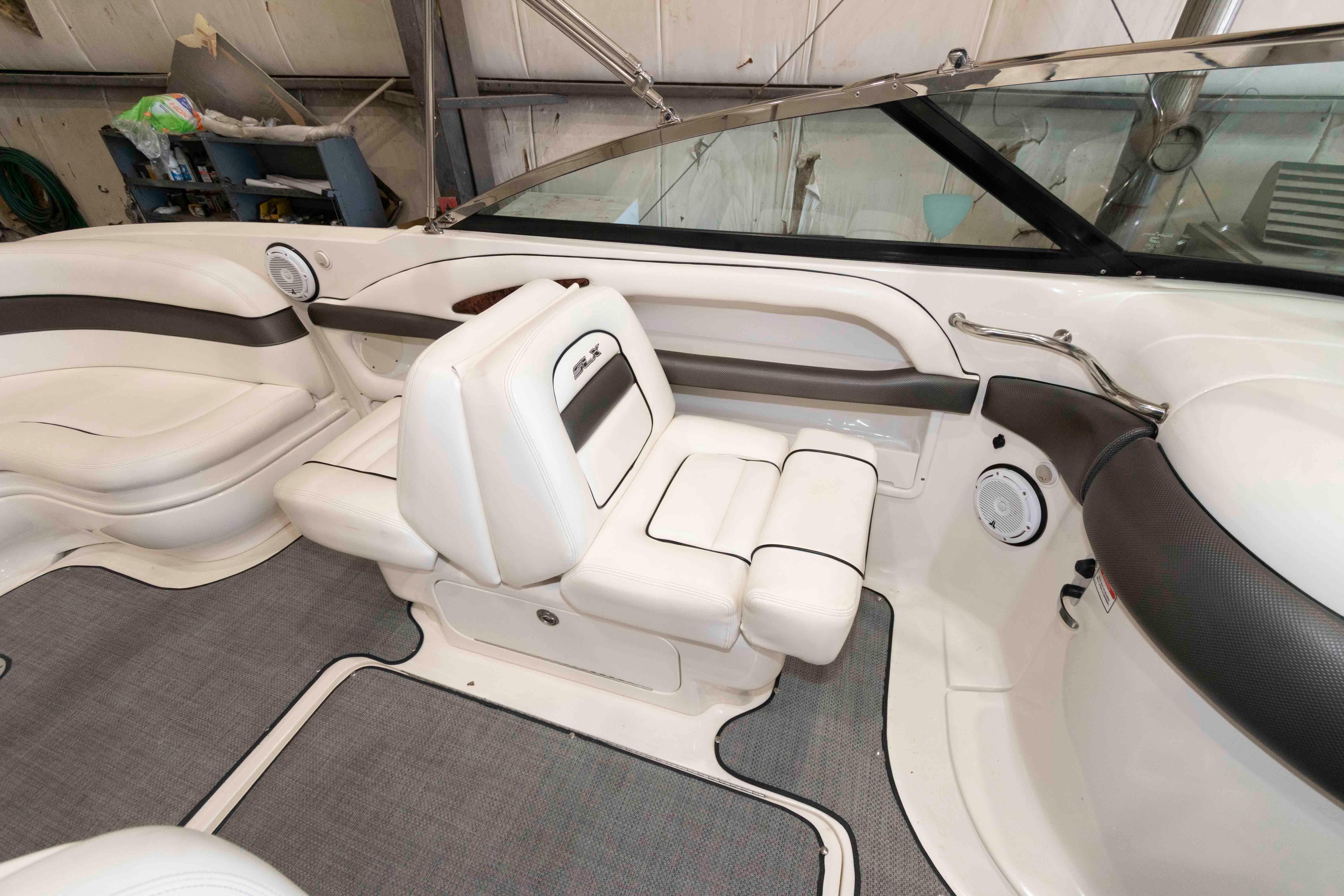 M 10467 EF Knot 10 Yacht Sales M 10467 EF Knot 10 Yacht Sales