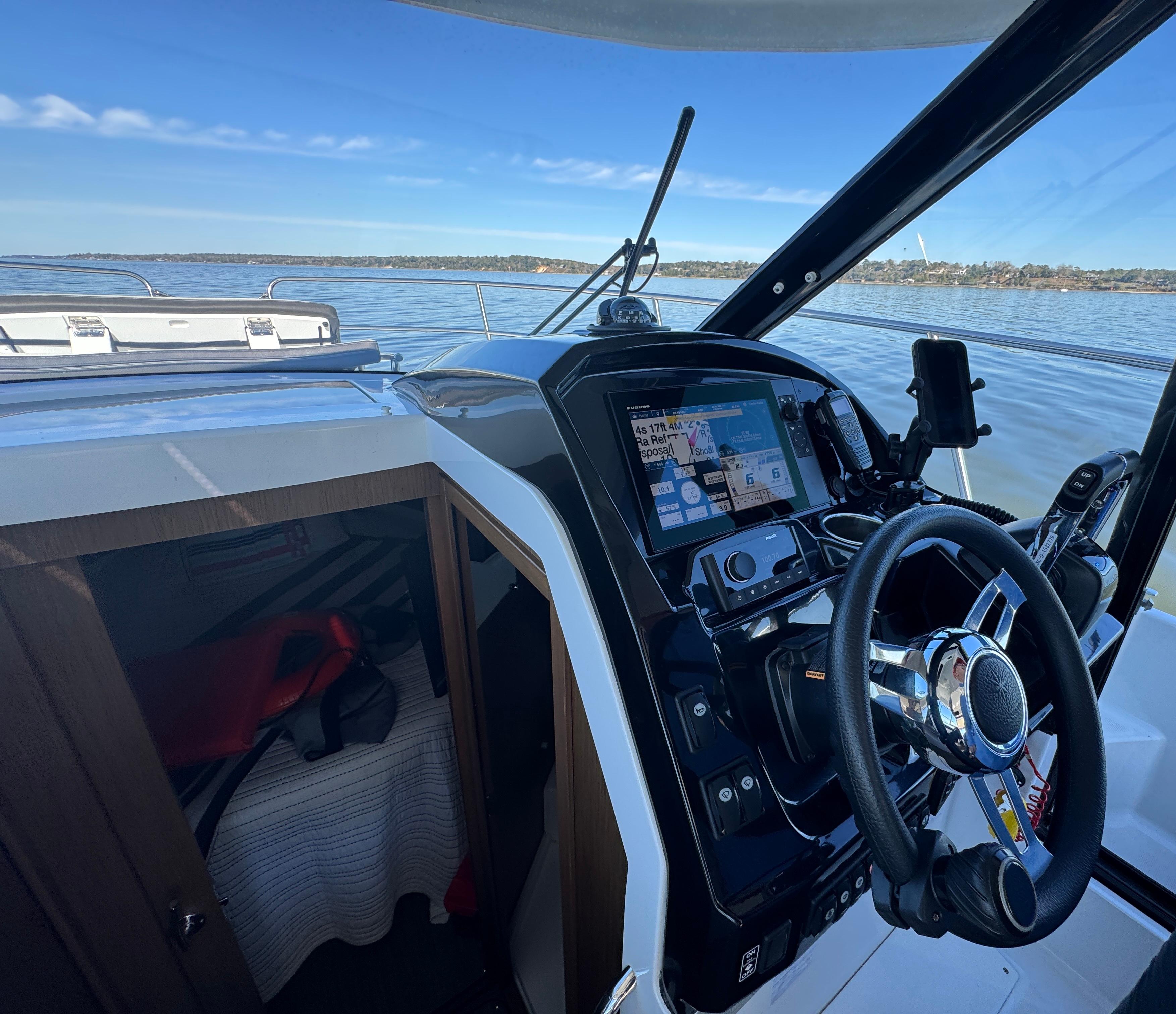 2021 Jeanneau NC Weekender 895