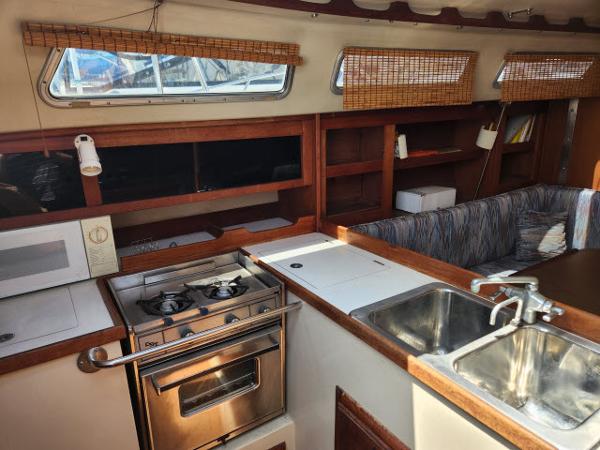 36' Catalina, Listing Number 100917030, Image No. 4