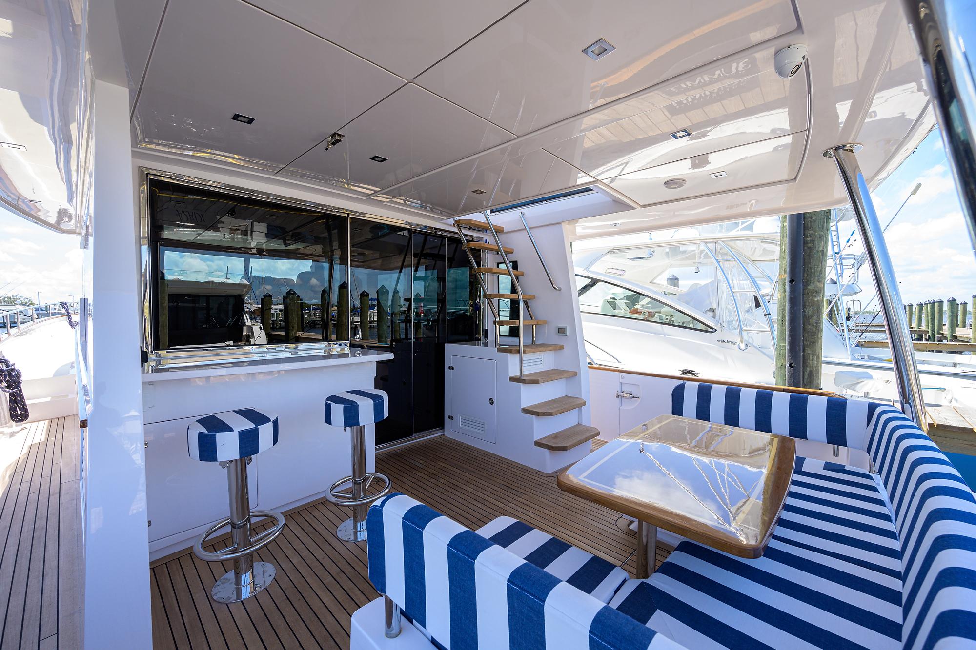 Summit 54 Motoryacht-Aft Deck