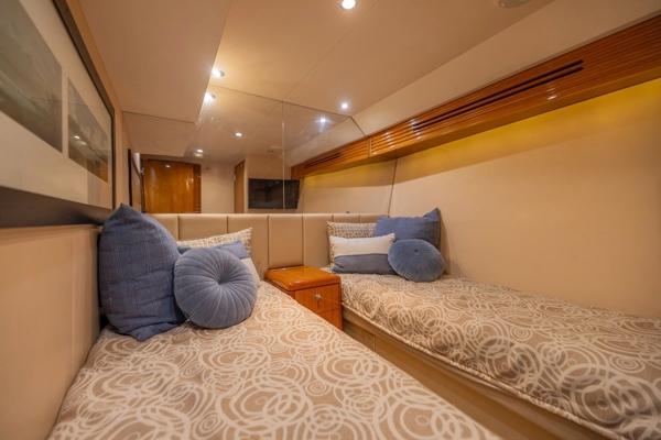 2006-hatteras-64-motor-yacht-power-9790354-20250512040614308-1_XLARGE