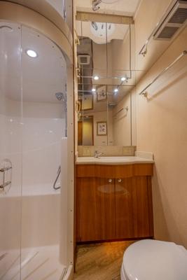 2006-hatteras-64-motor-yacht-power-9790354-20250512040615374-1_XLARGE
