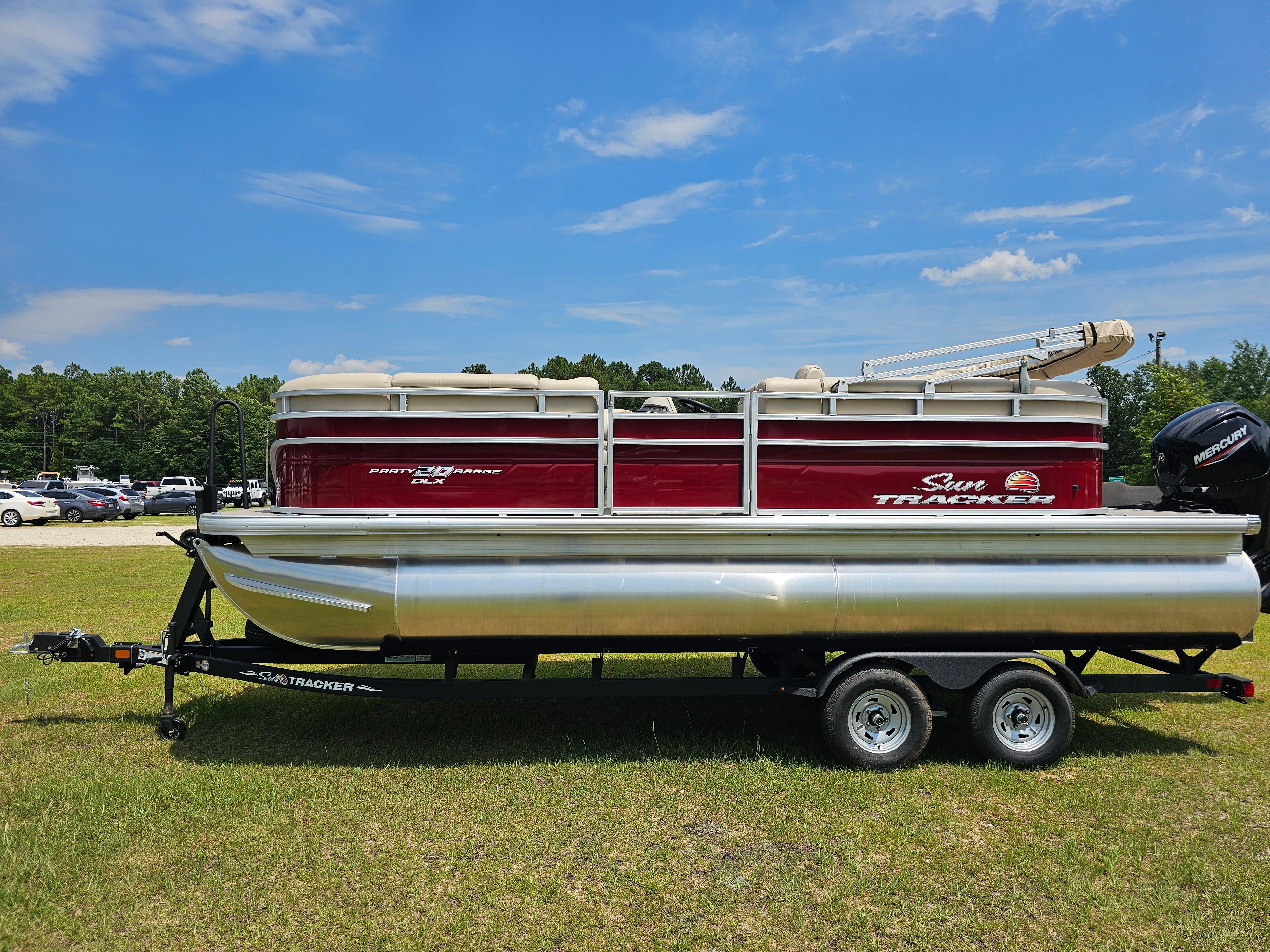 2024 Sun Tracker Party Barge® 20 DLX