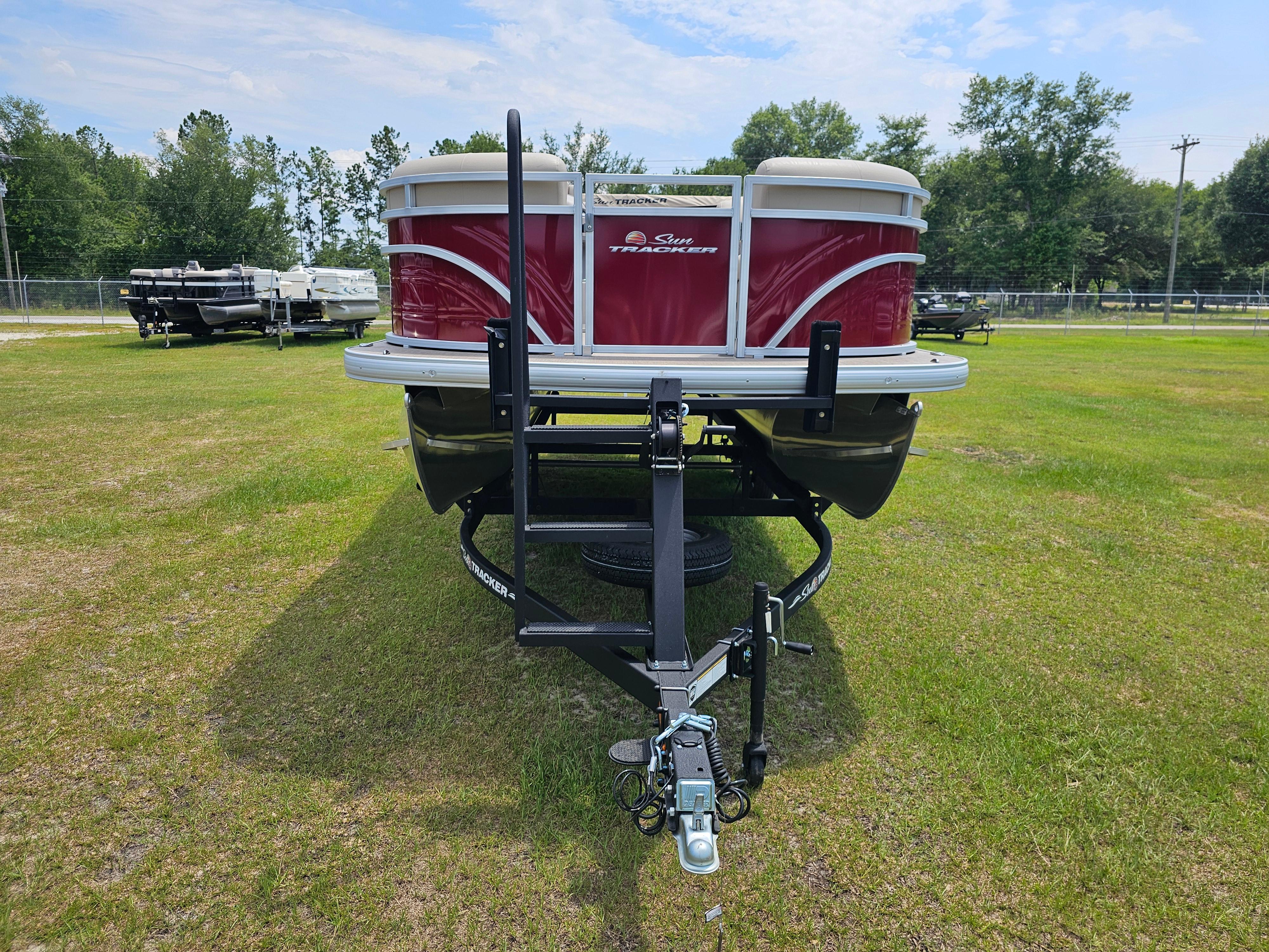 2024 Sun Tracker Party Barge® 20 DLX
