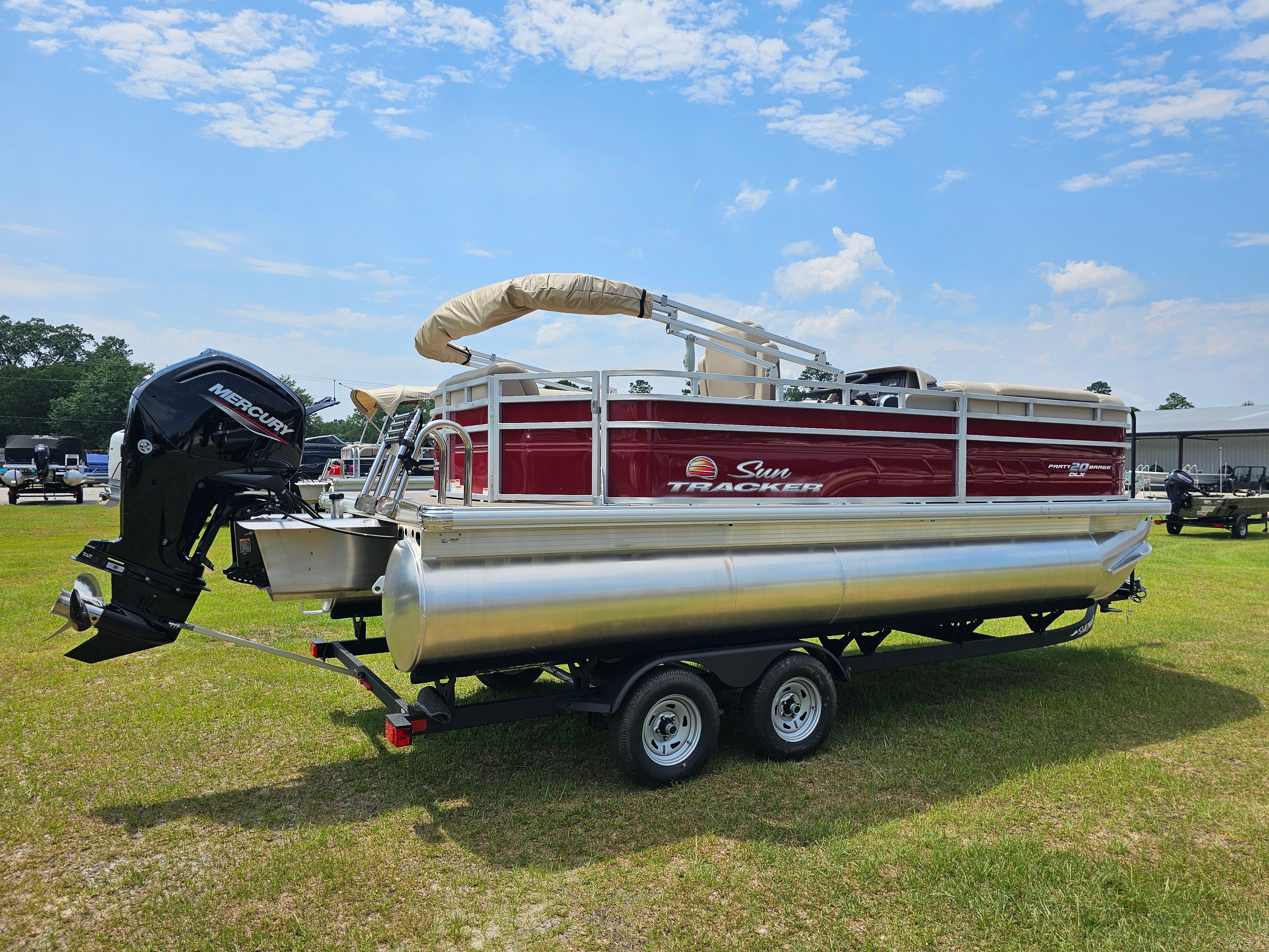 2024 Sun Tracker Party Barge® 20 DLX
