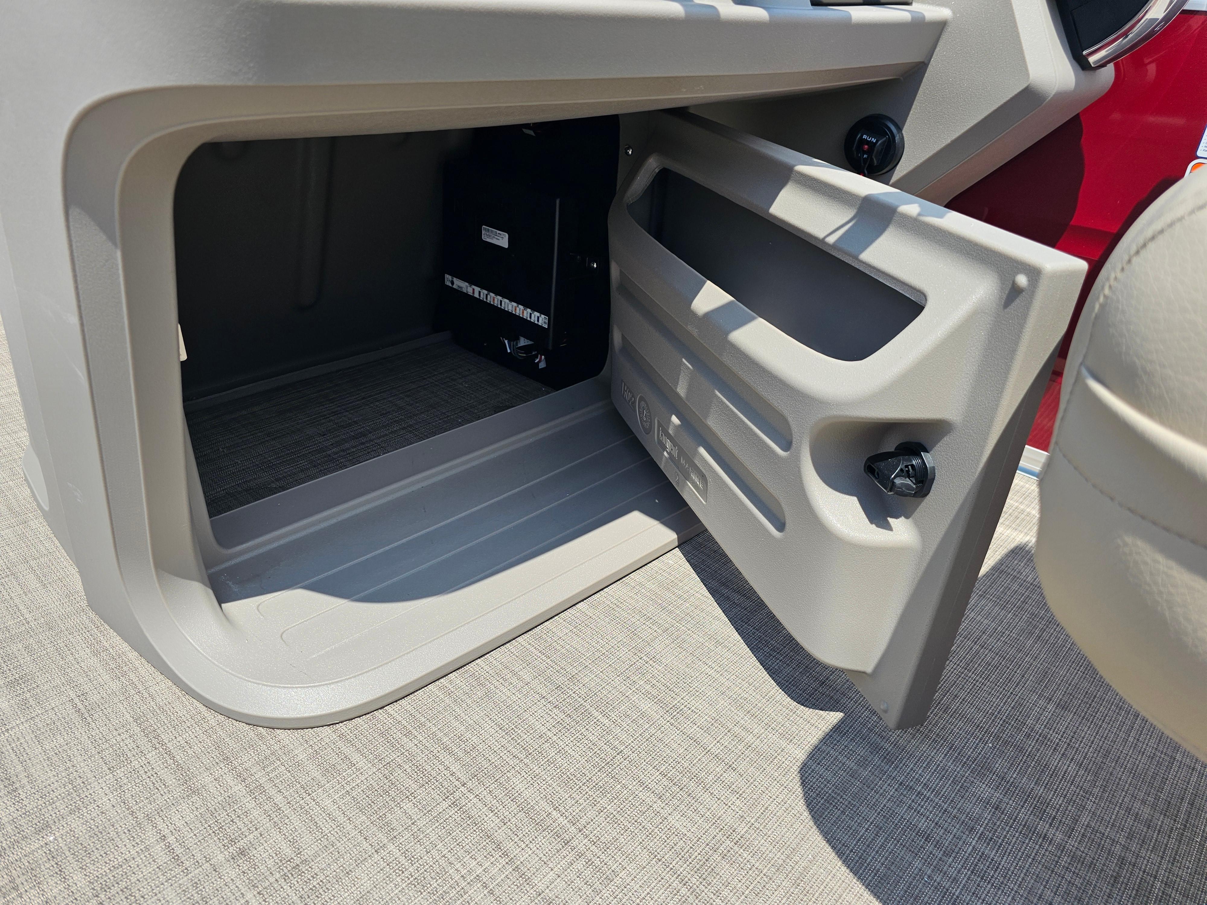 2024 Sun Tracker Party Barge® 20 DLX