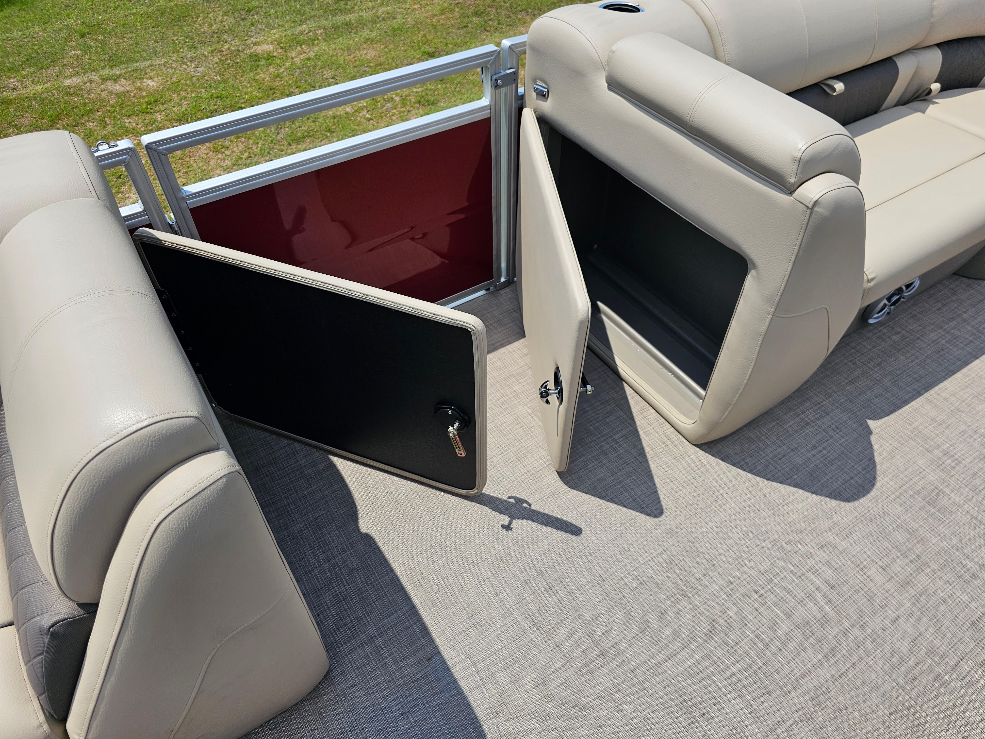 2024 Sun Tracker Party Barge® 20 DLX