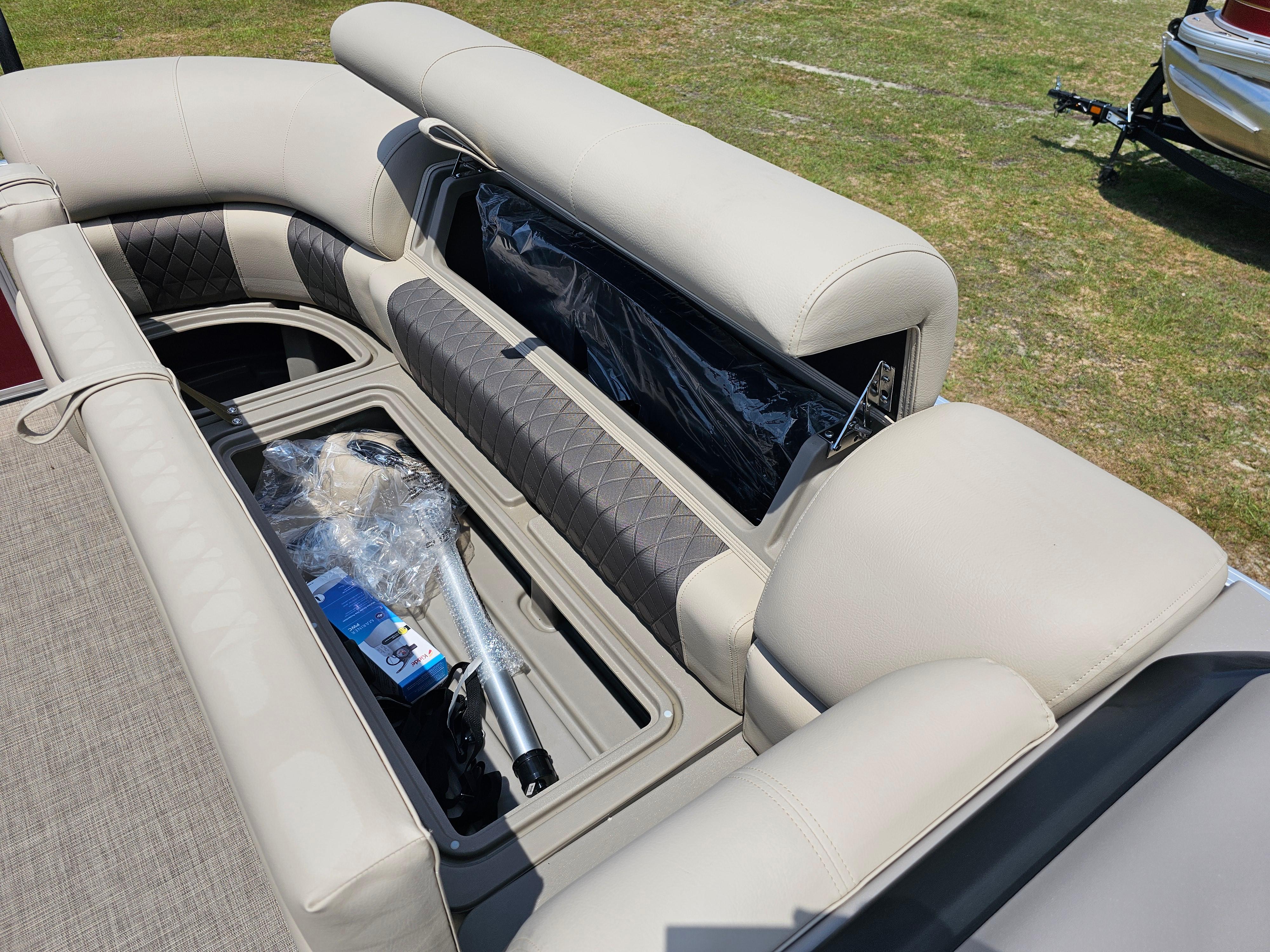 2024 Sun Tracker Party Barge® 20 DLX