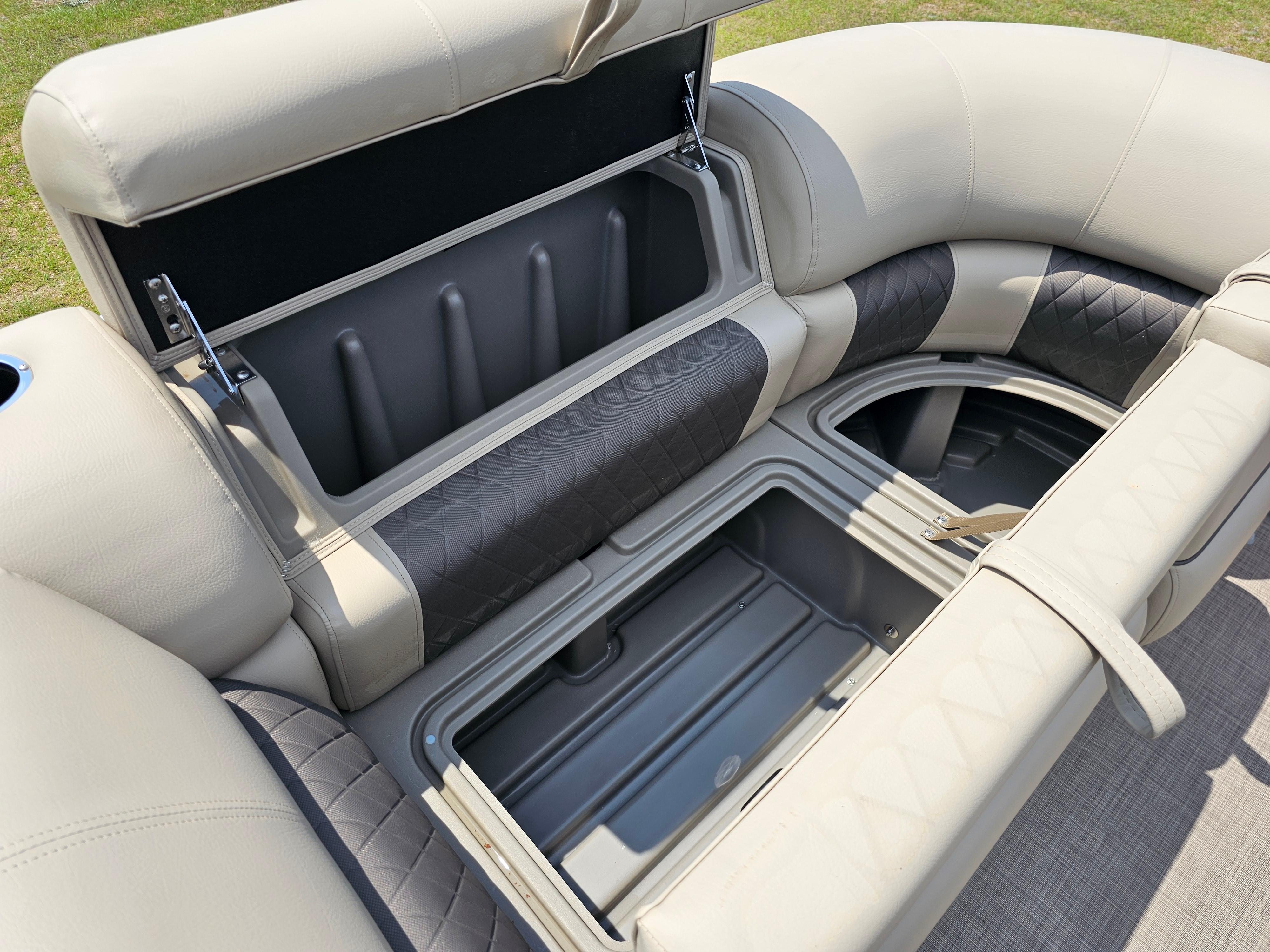 2024 Sun Tracker Party Barge® 20 DLX