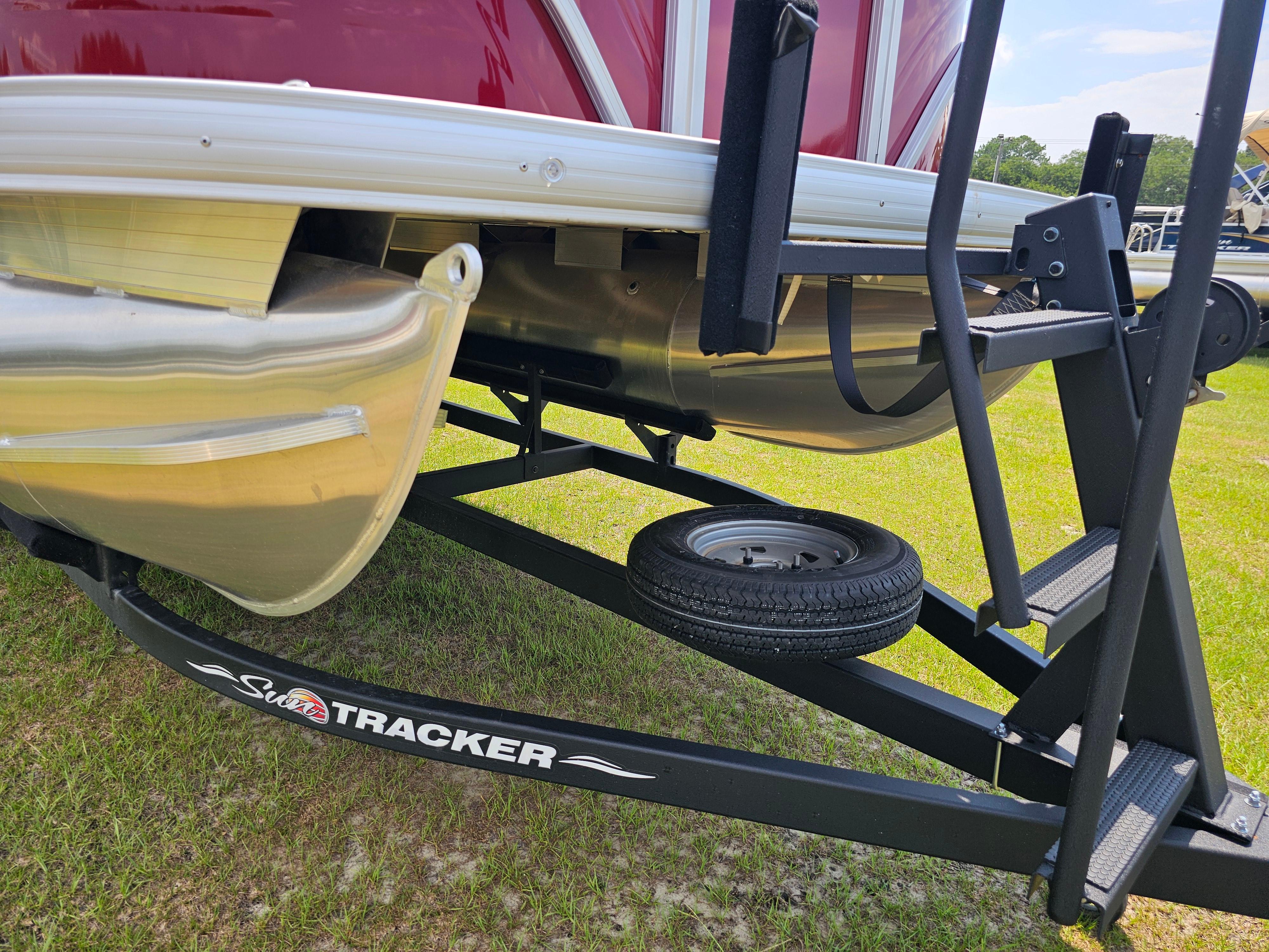 2024 Sun Tracker Party Barge® 20 DLX