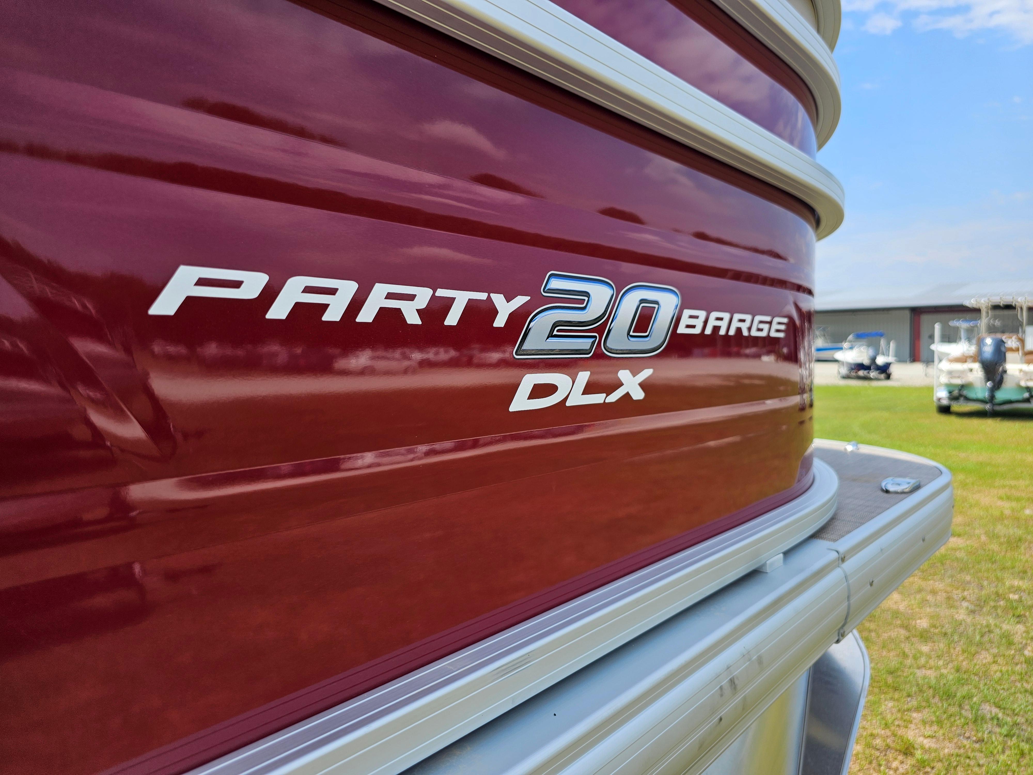 2024 Sun Tracker Party Barge® 20 DLX