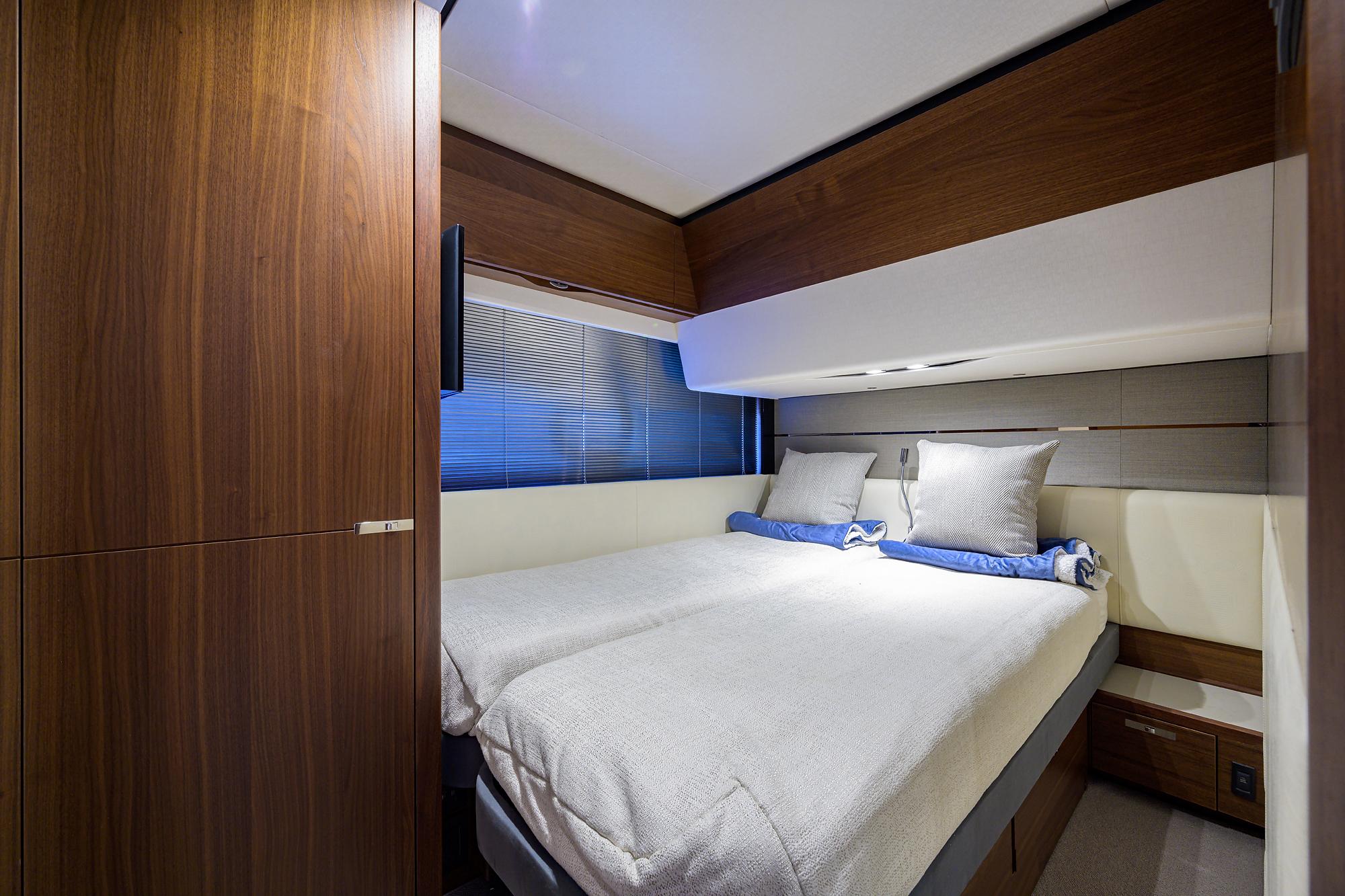 Princess 65 CHONY - Starboard Guest Stateroom Convertible Twins