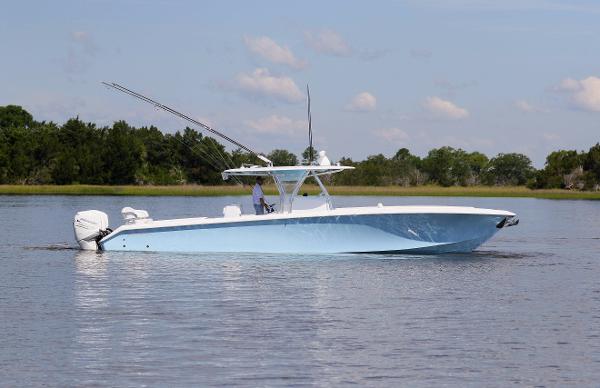2019 Bahama 41 Center Console