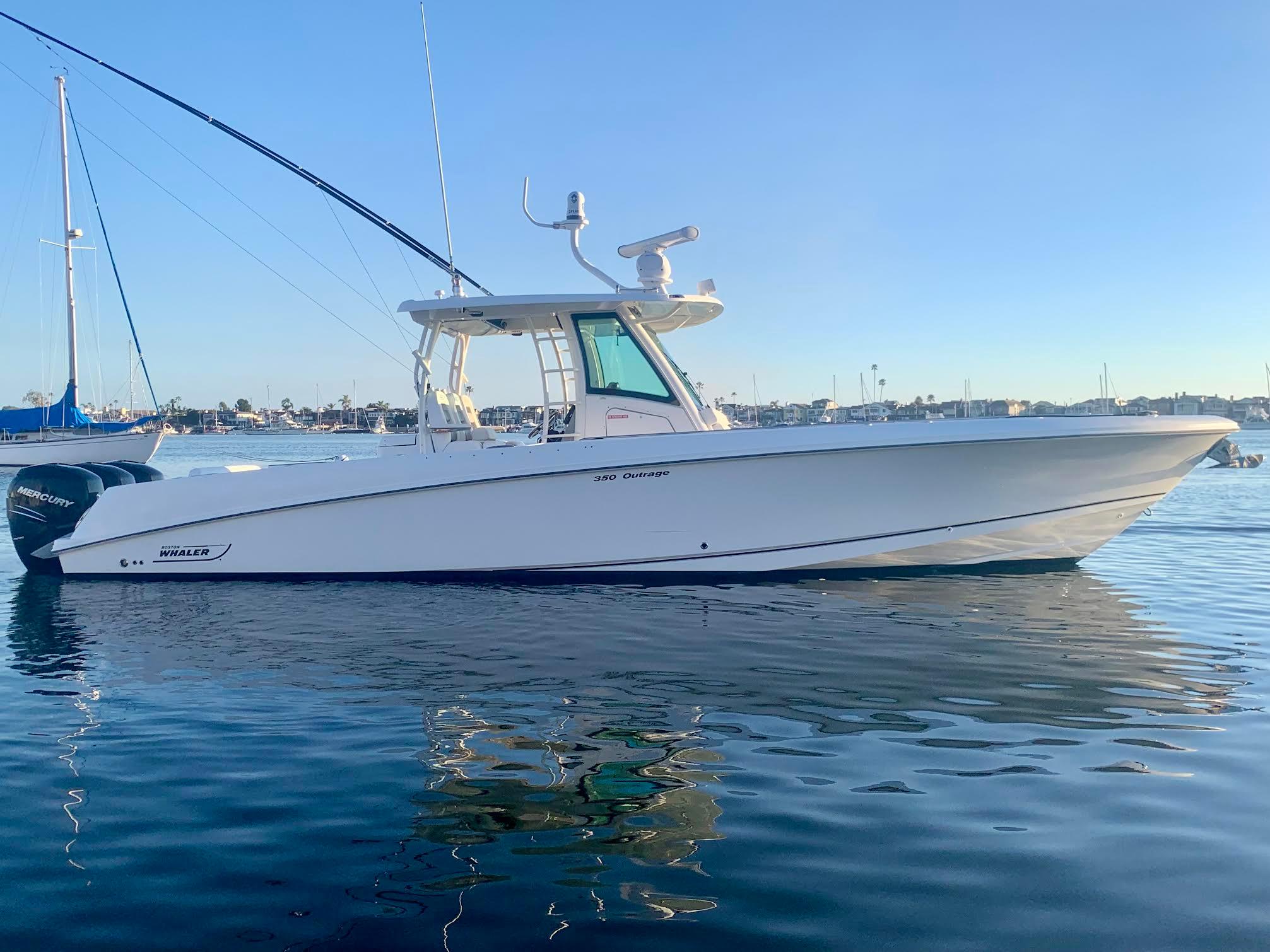 35′ Boston Whaler 2016 Yacht for Sale