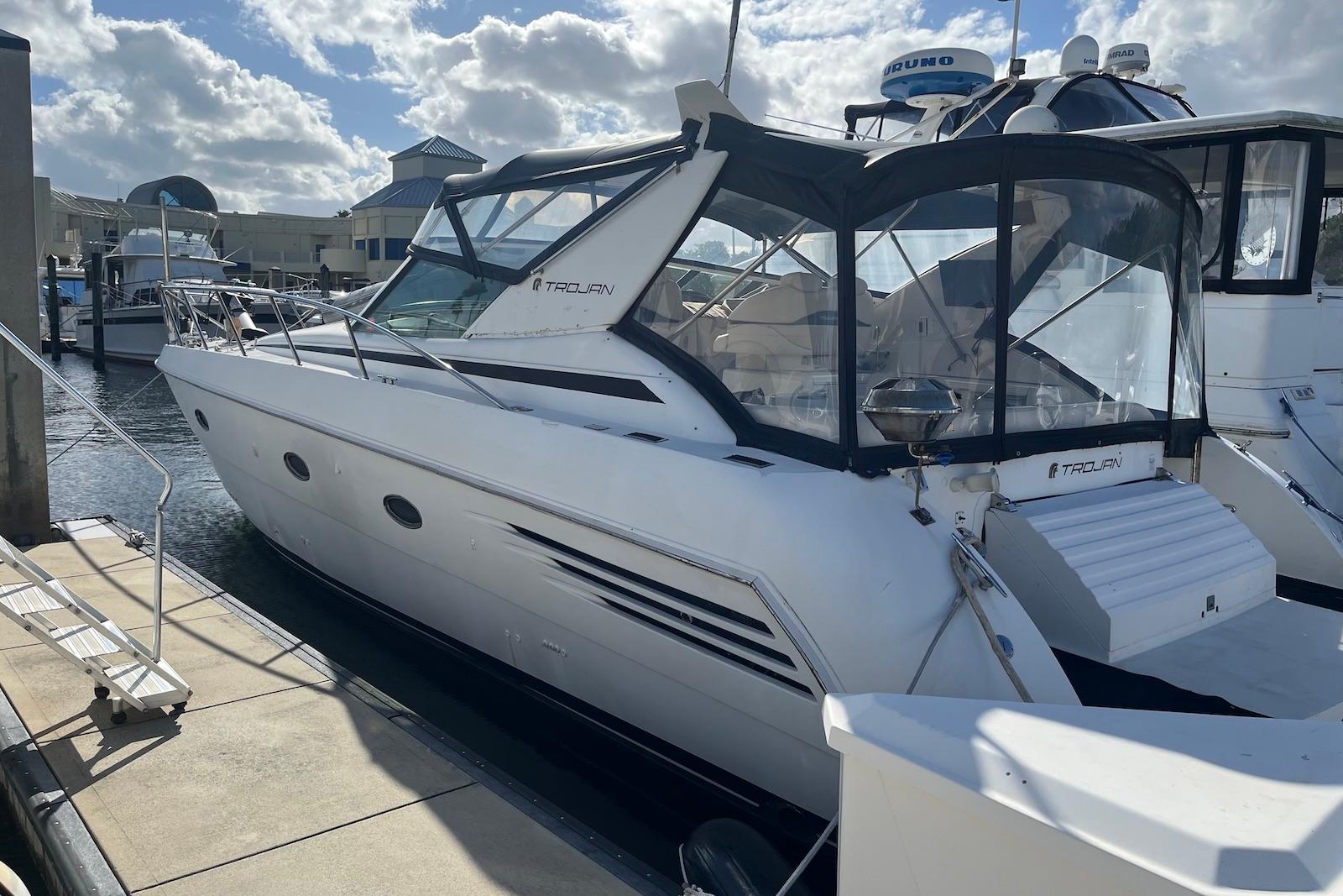 FL 10583 WT Knot 10 Yacht Sales FL 10583 WT Knot 10 Yacht Sales
