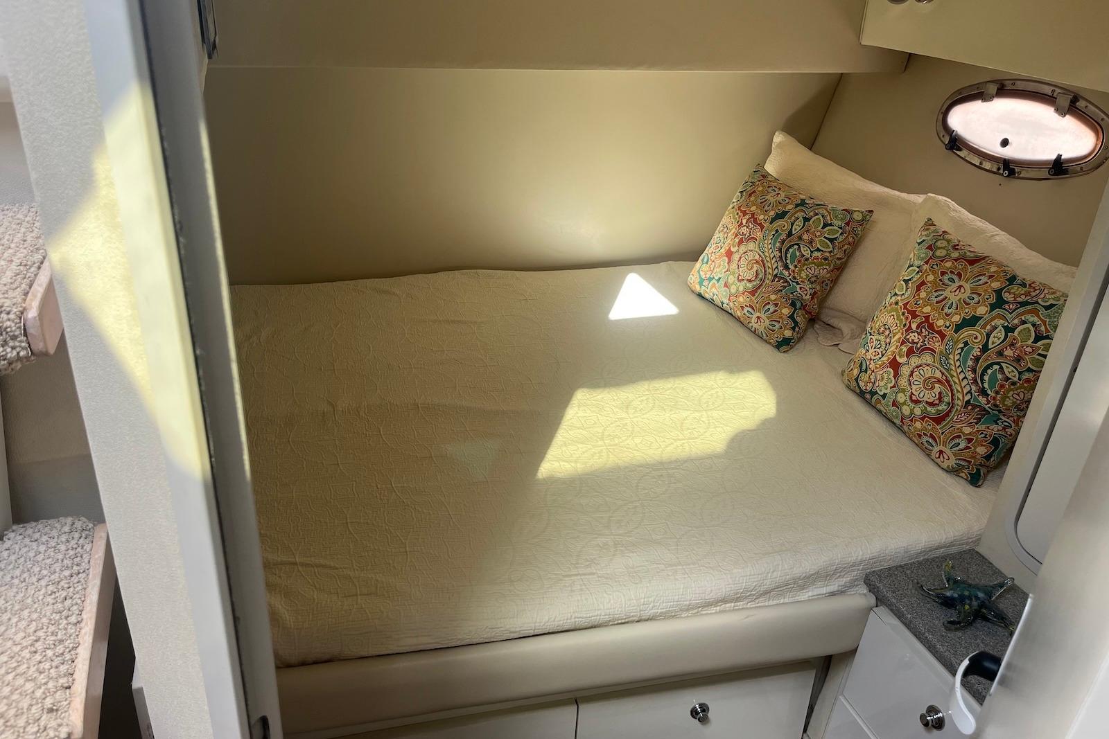 FL 10583 WT Knot 10 Yacht Sales FL 10583 WT Knot 10 Yacht Sales