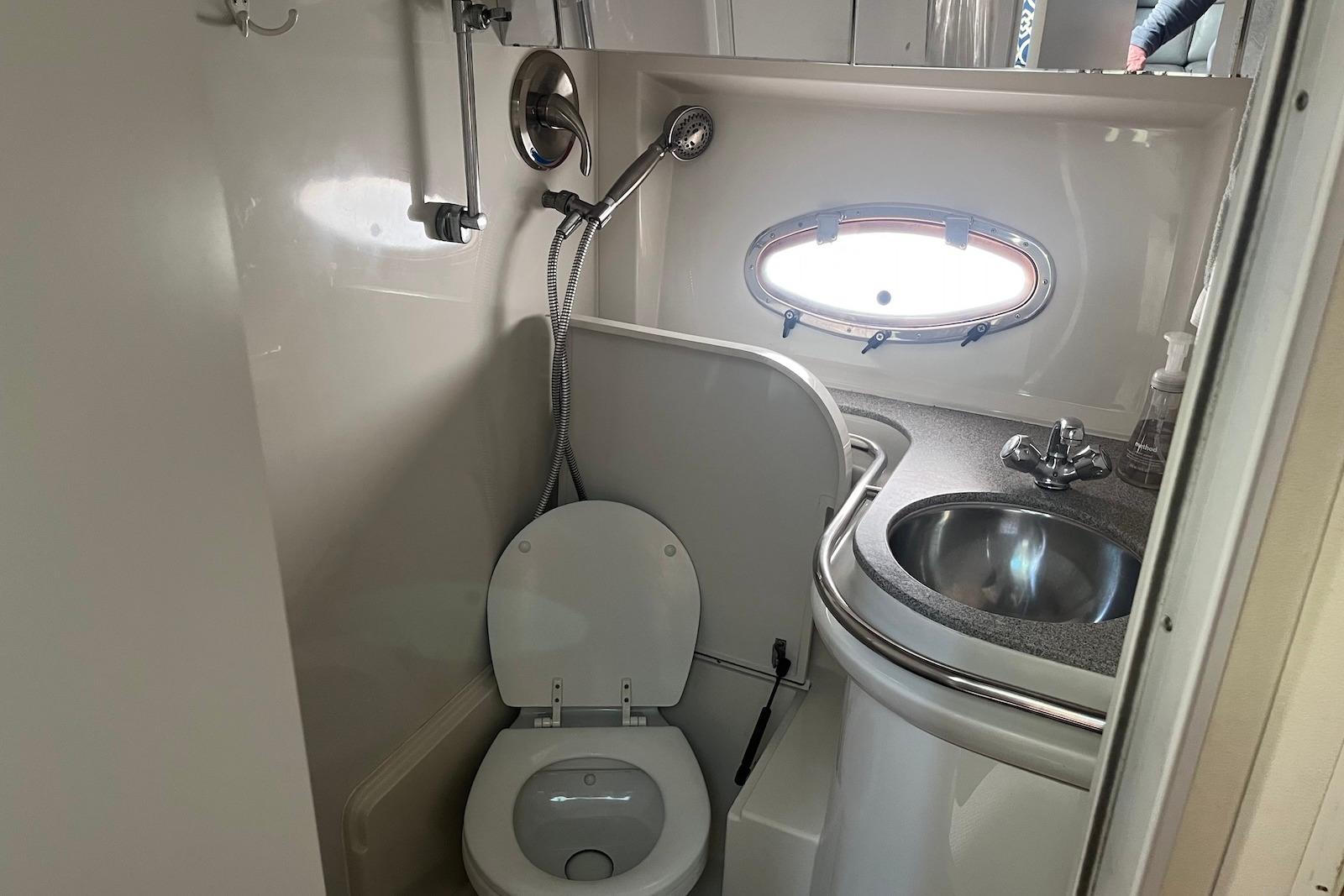 FL 10583 WT Knot 10 Yacht Sales FL 10583 WT Knot 10 Yacht Sales