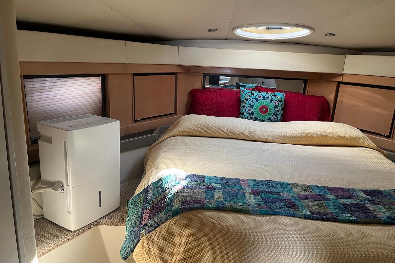 FL 10583 WT Knot 10 Yacht Sales FL 10583 WT Knot 10 Yacht Sales