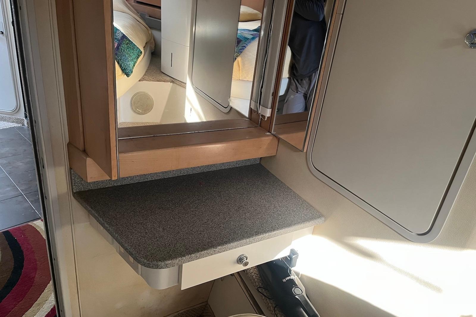 FL 10583 WT Knot 10 Yacht Sales FL 10583 WT Knot 10 Yacht Sales