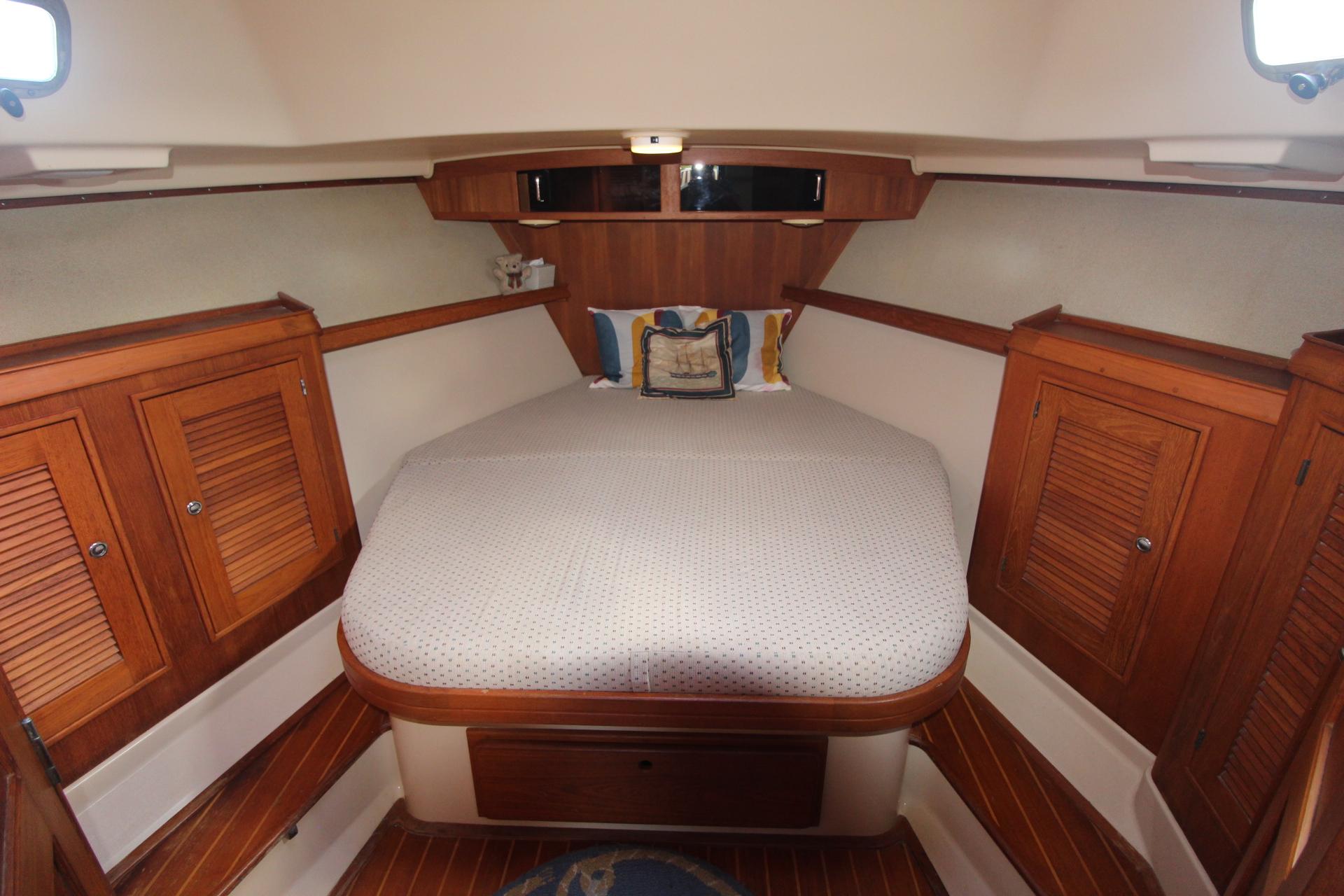 Island Packet 36- Lotus Express-Stateroom