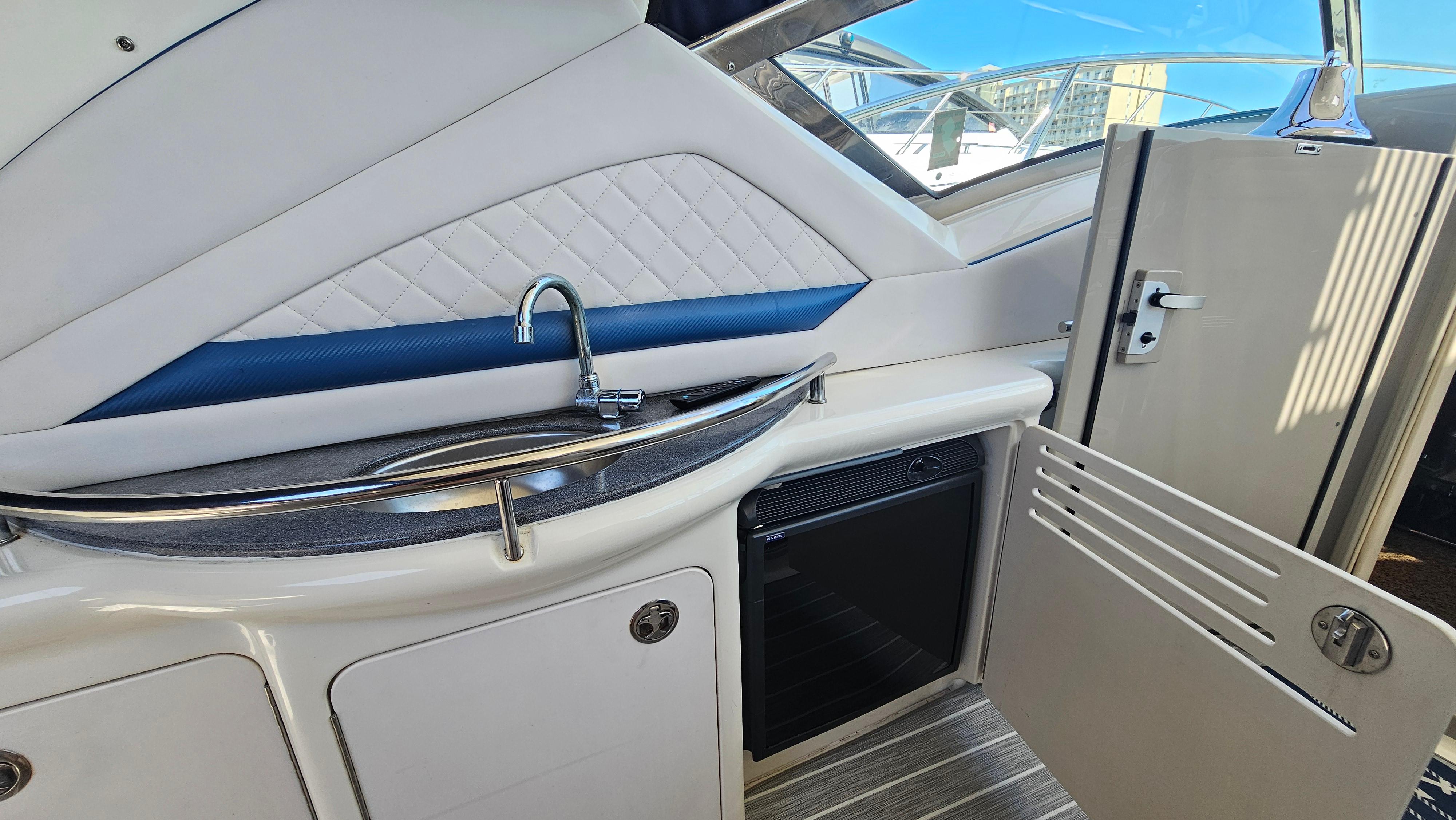 2005-sea-ray-390-sundancer-power-9820376-20250529182415165-1_XLARGE