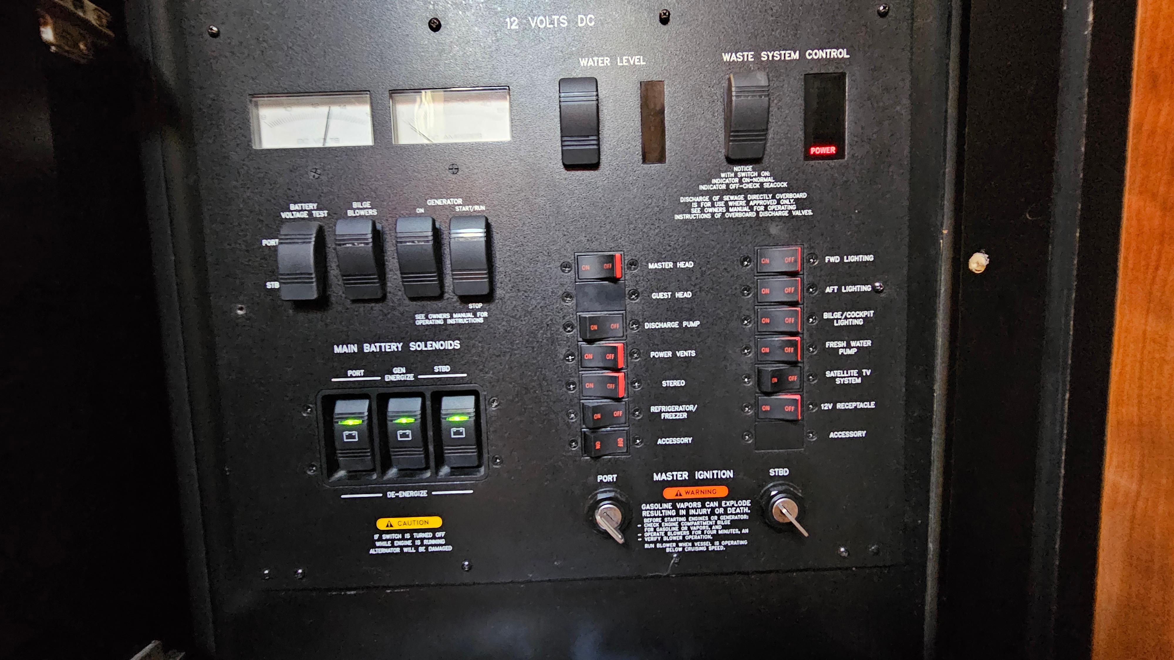 2005-sea-ray-390-sundancer-power-9820376-20250529182457147-1_XLARGE