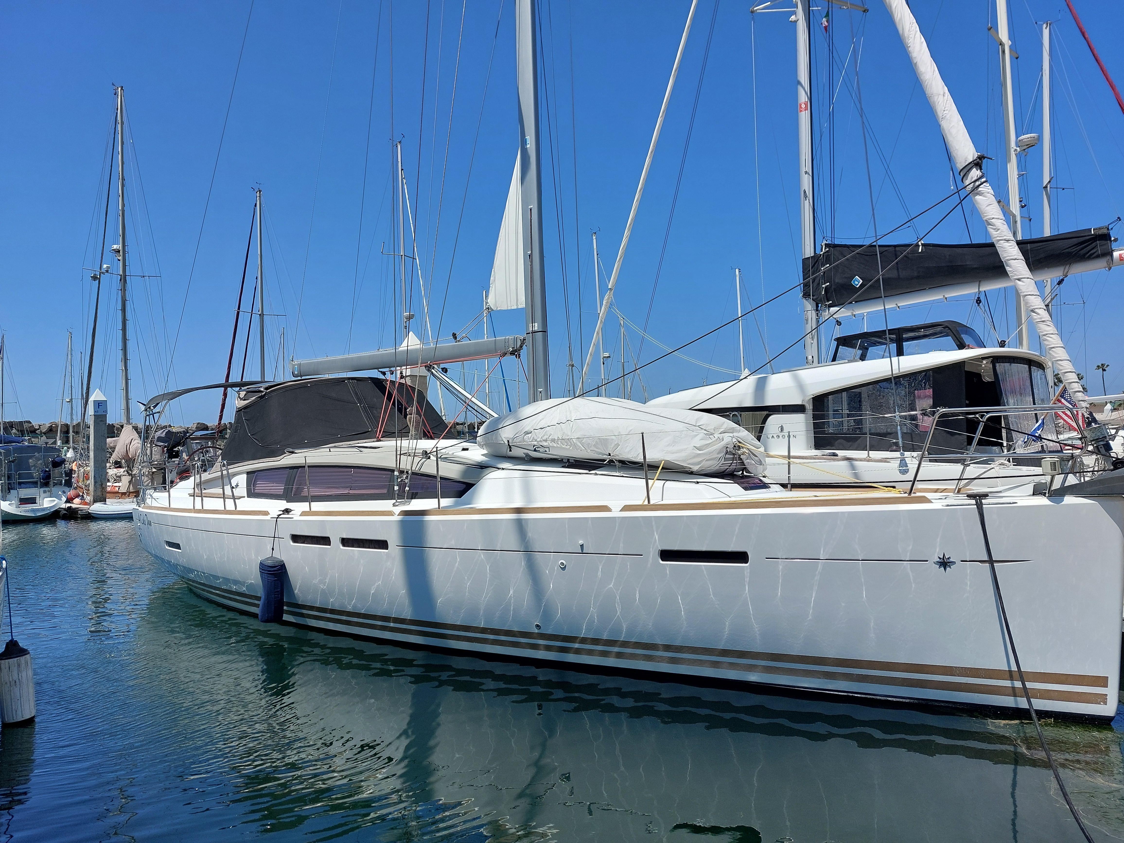 2013 Jeanneau Sun Odyssey 44 DS