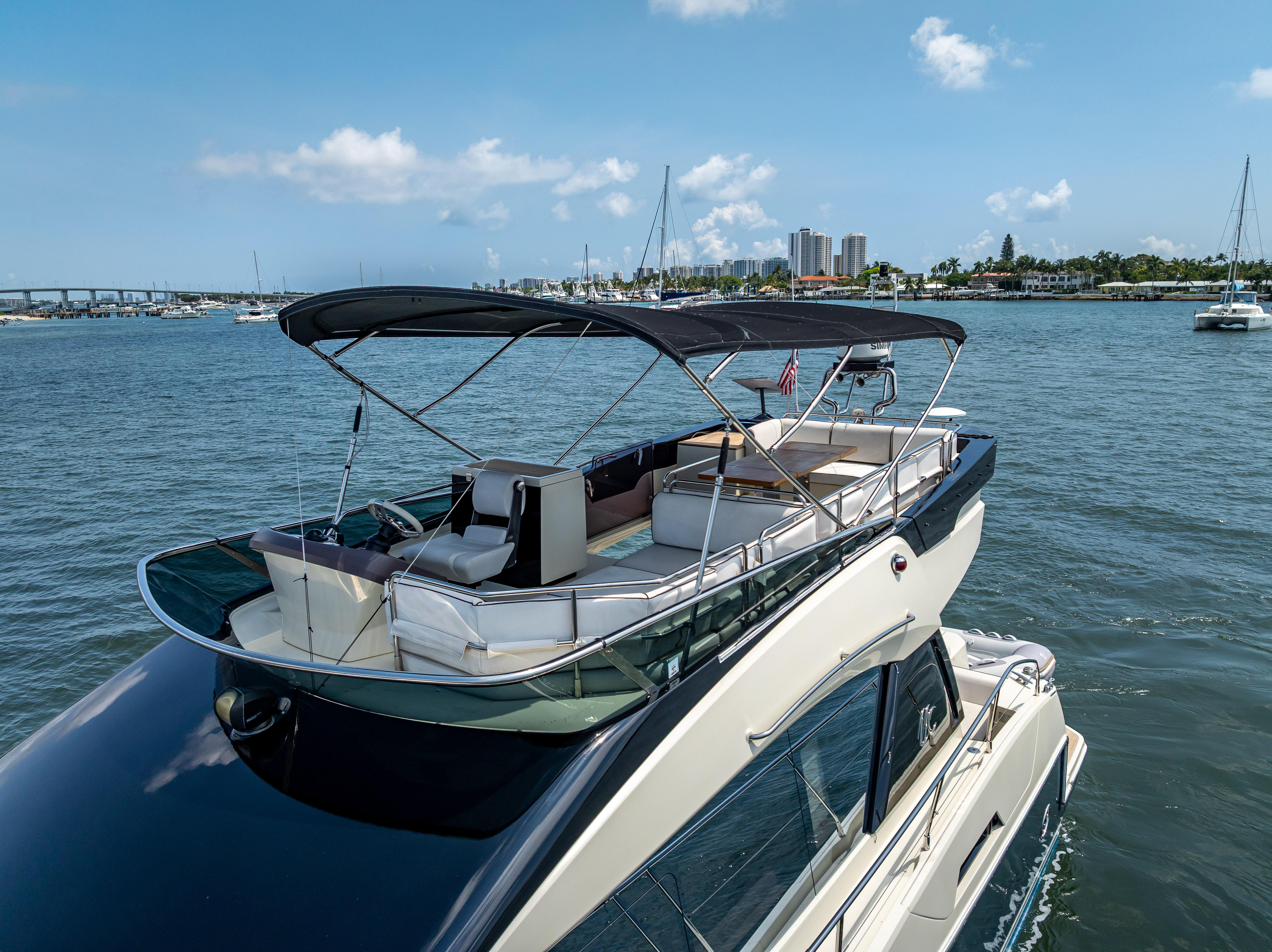 Yacht Photos Pics