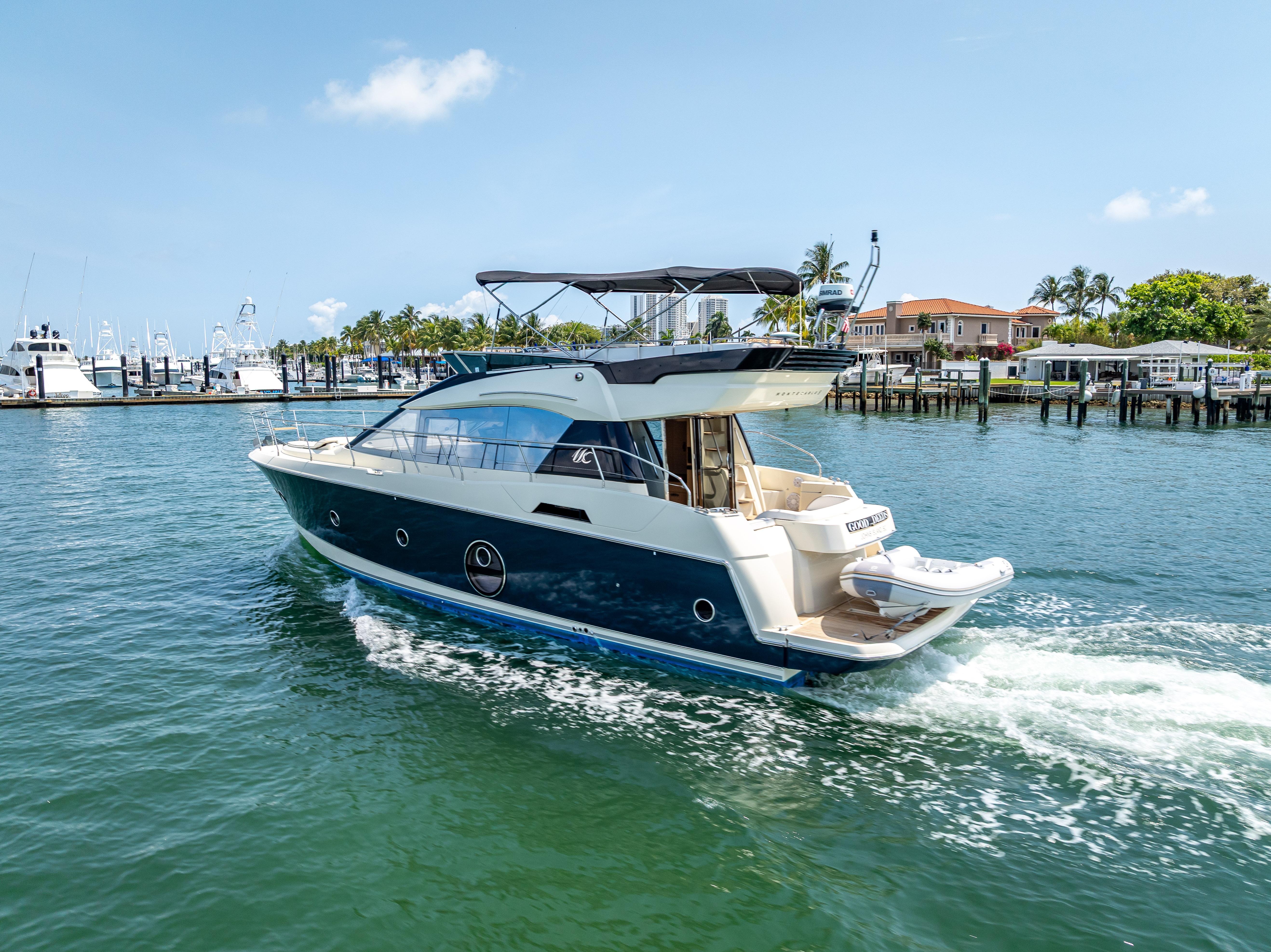 Yacht Photos Pics