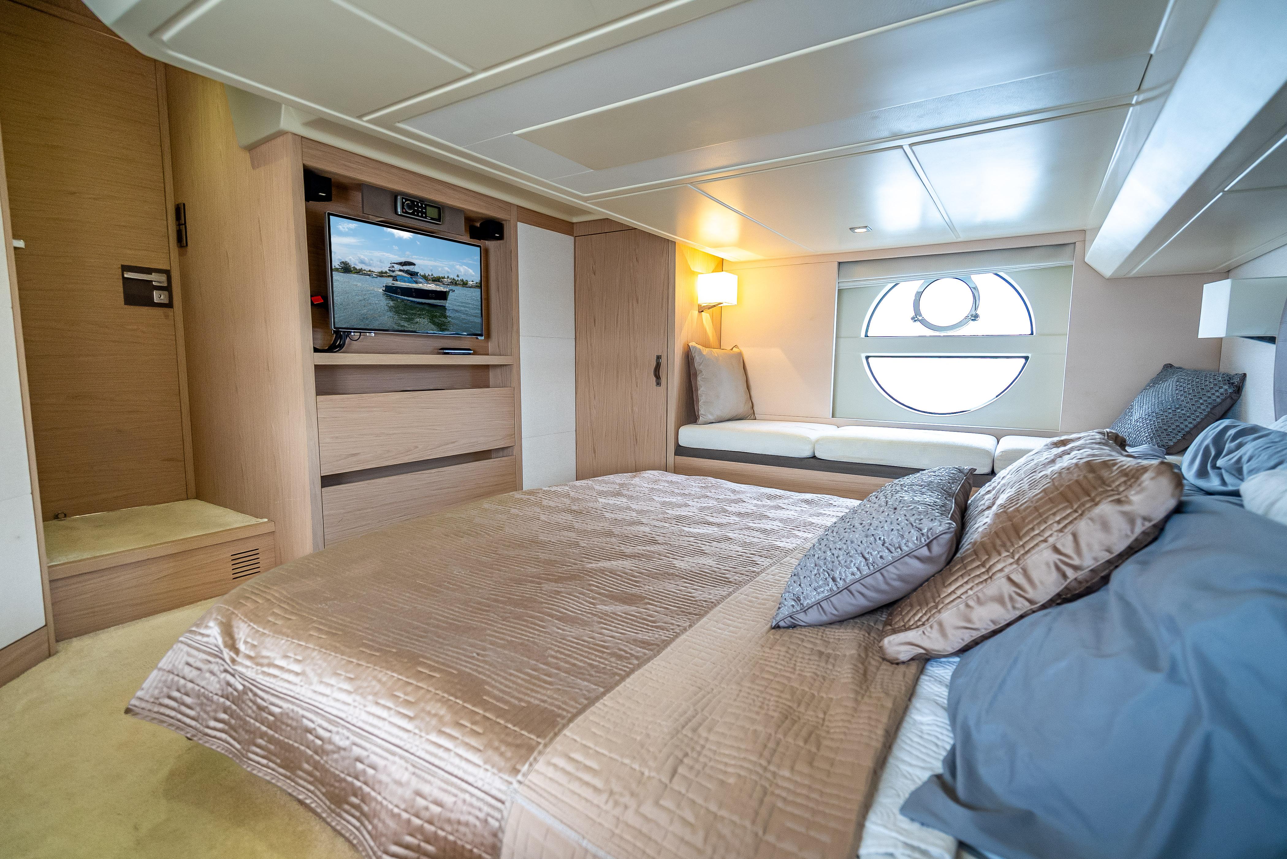 Yacht Photos Pics